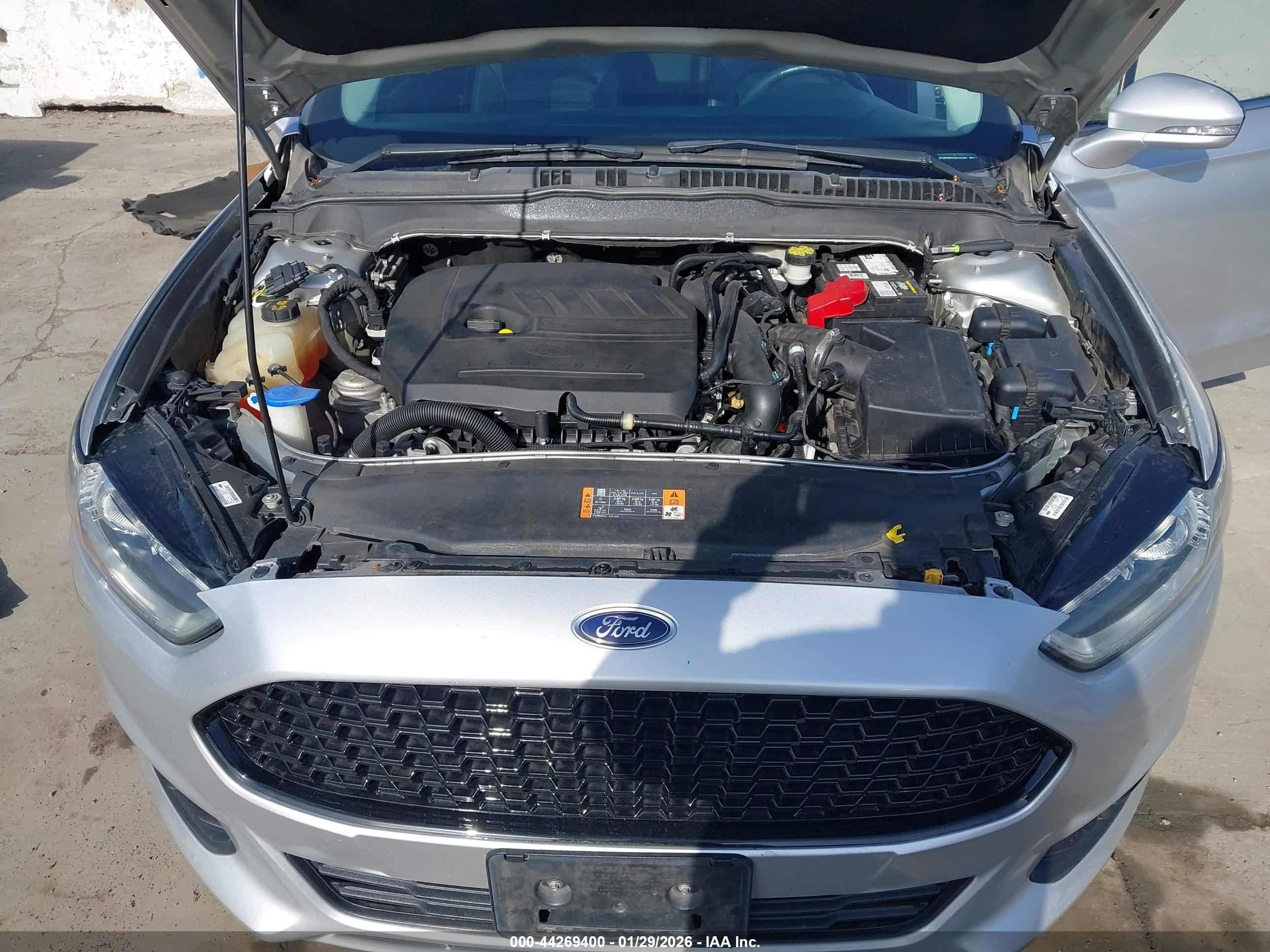 FORD FUSION image 10
