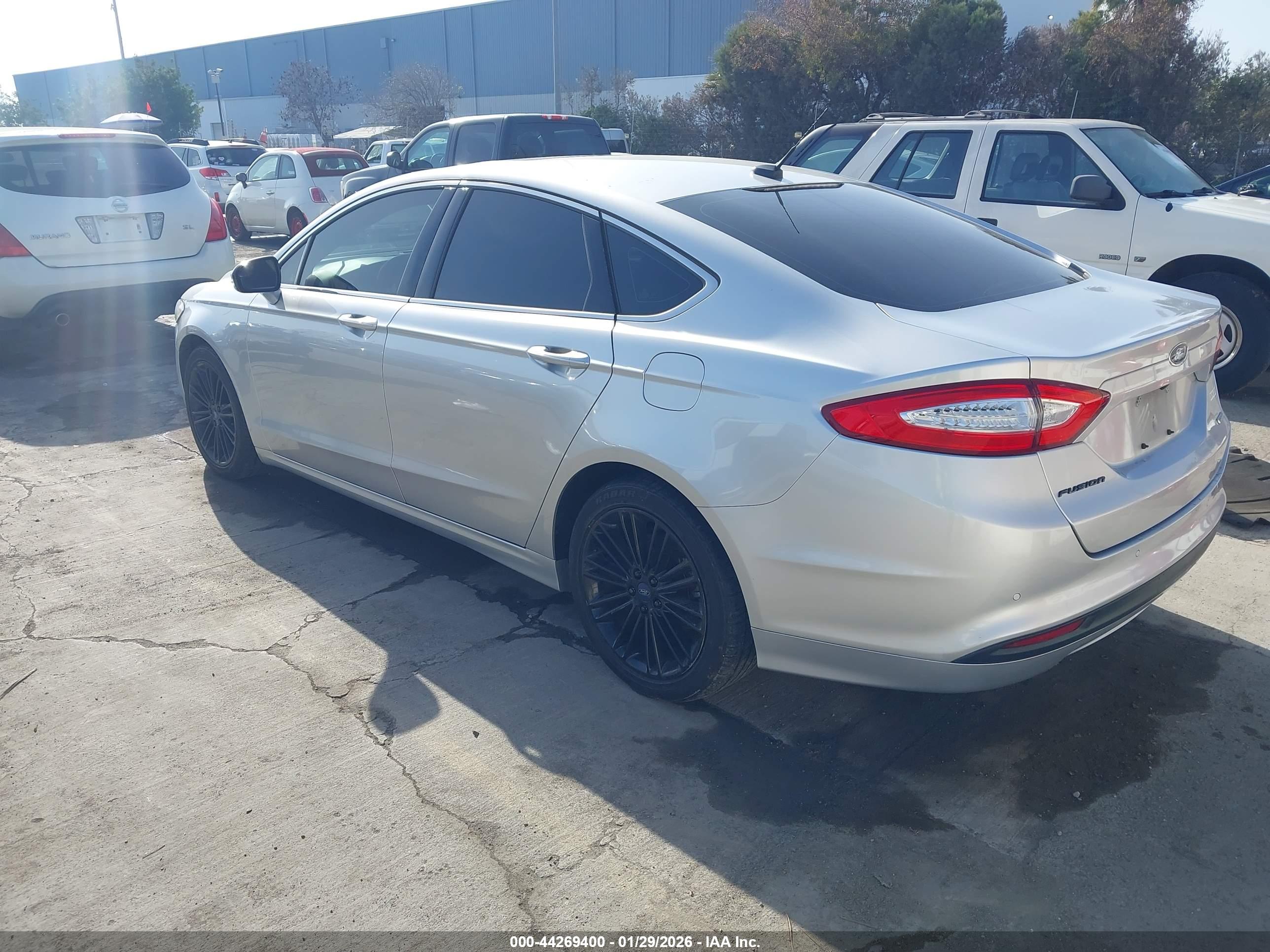 FORD FUSION image 3