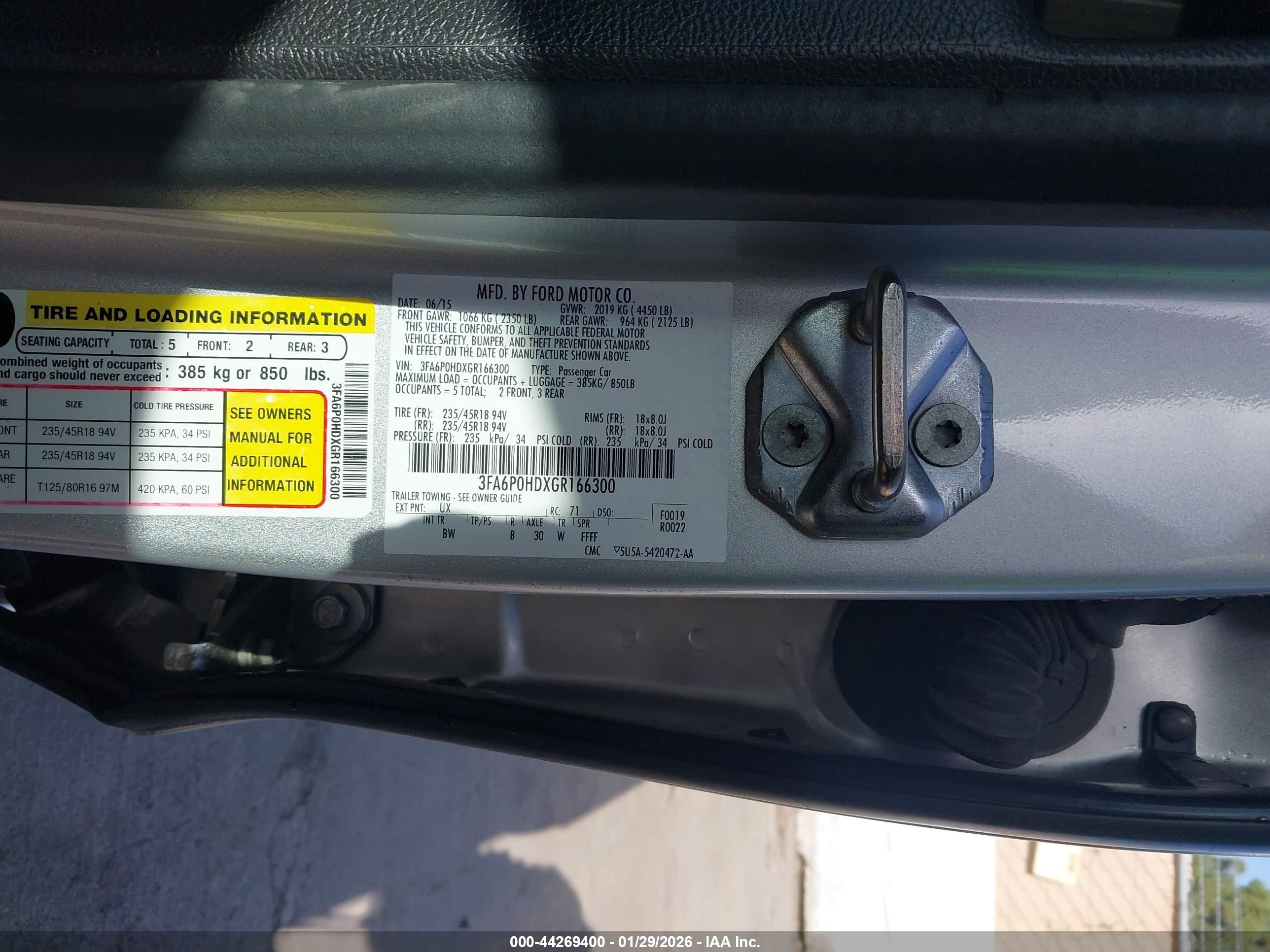 FORD FUSION image 9