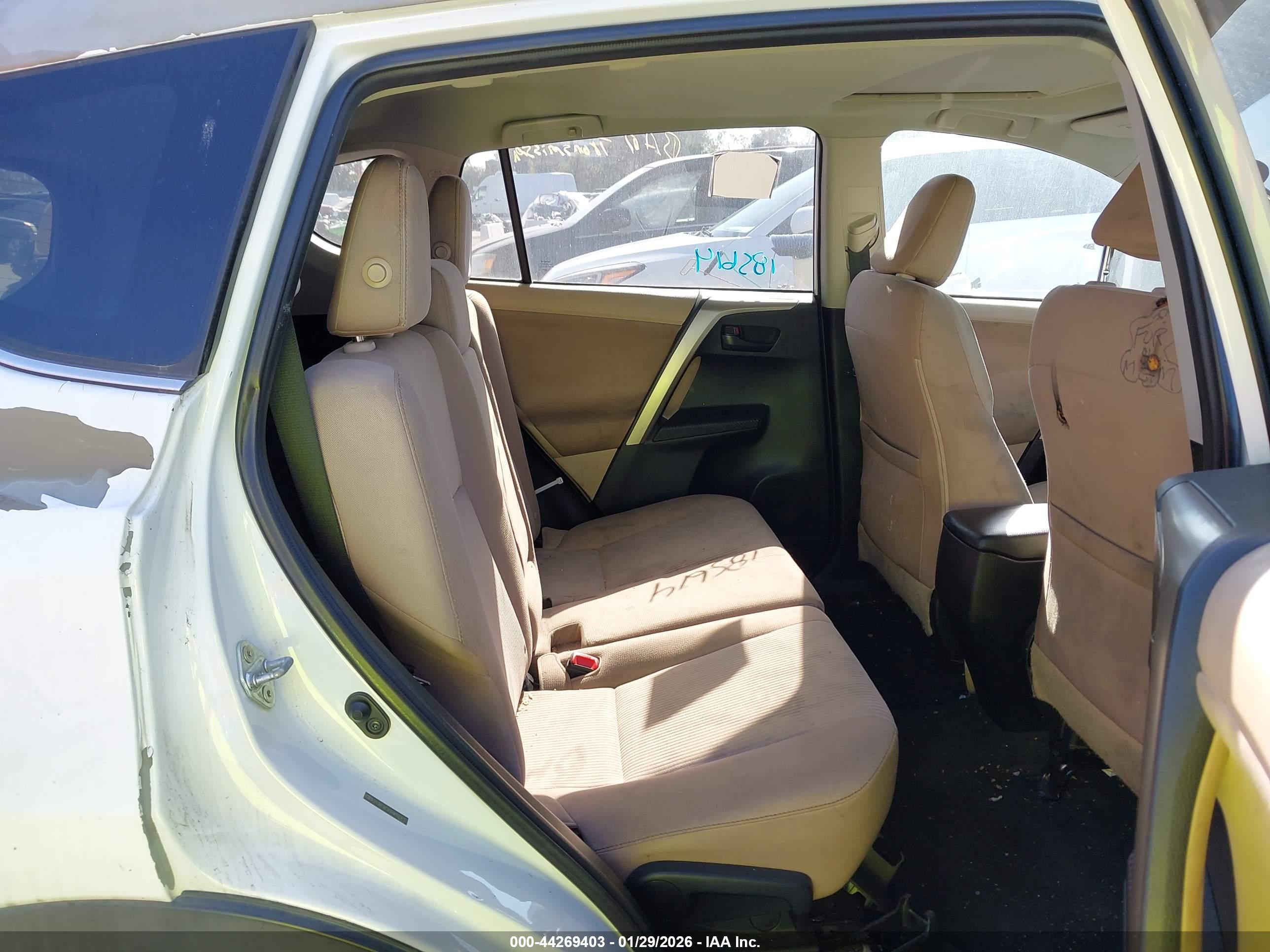 TOYOTA RAV4 image 8