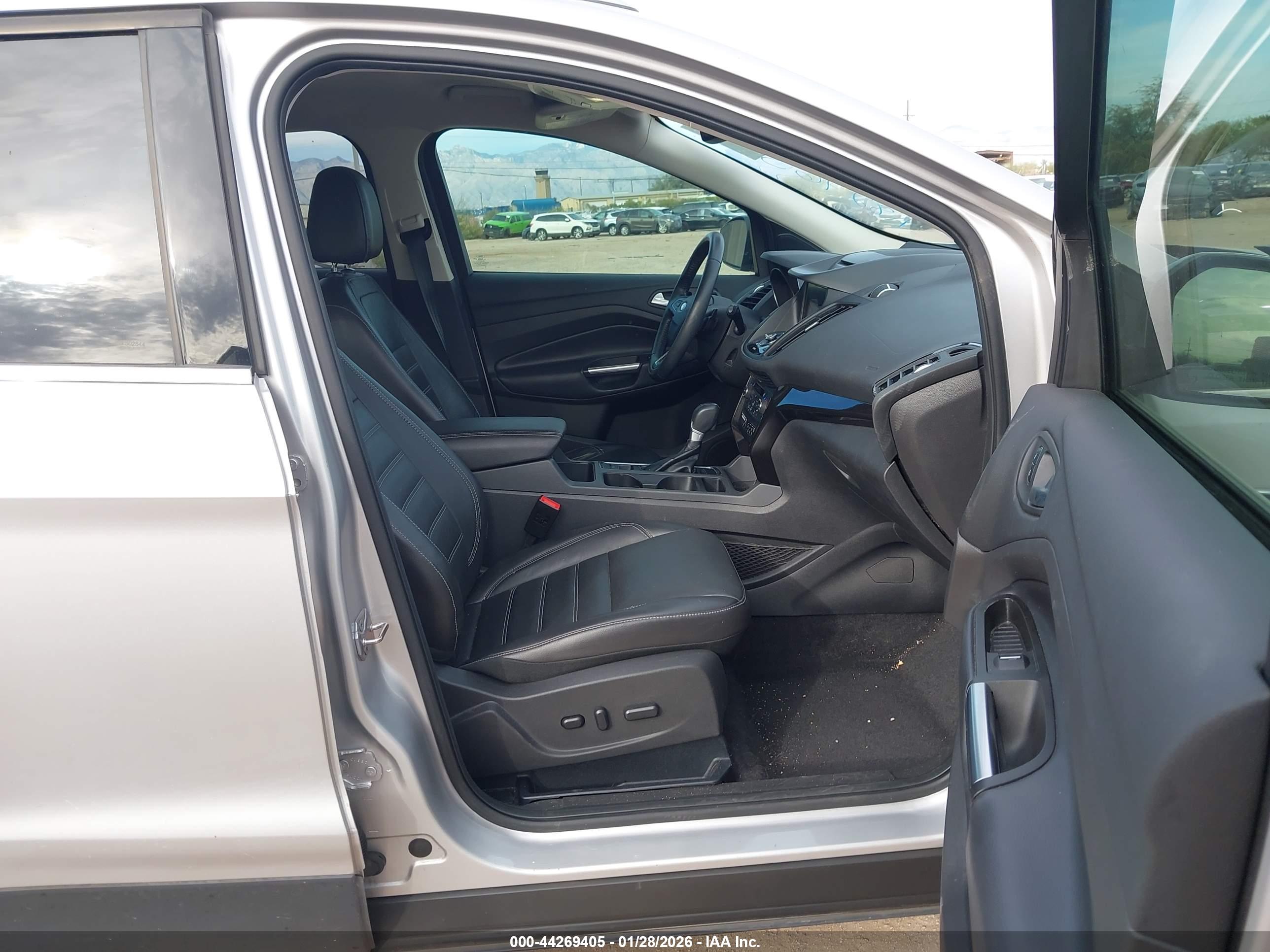 FORD ESCAPE image 5