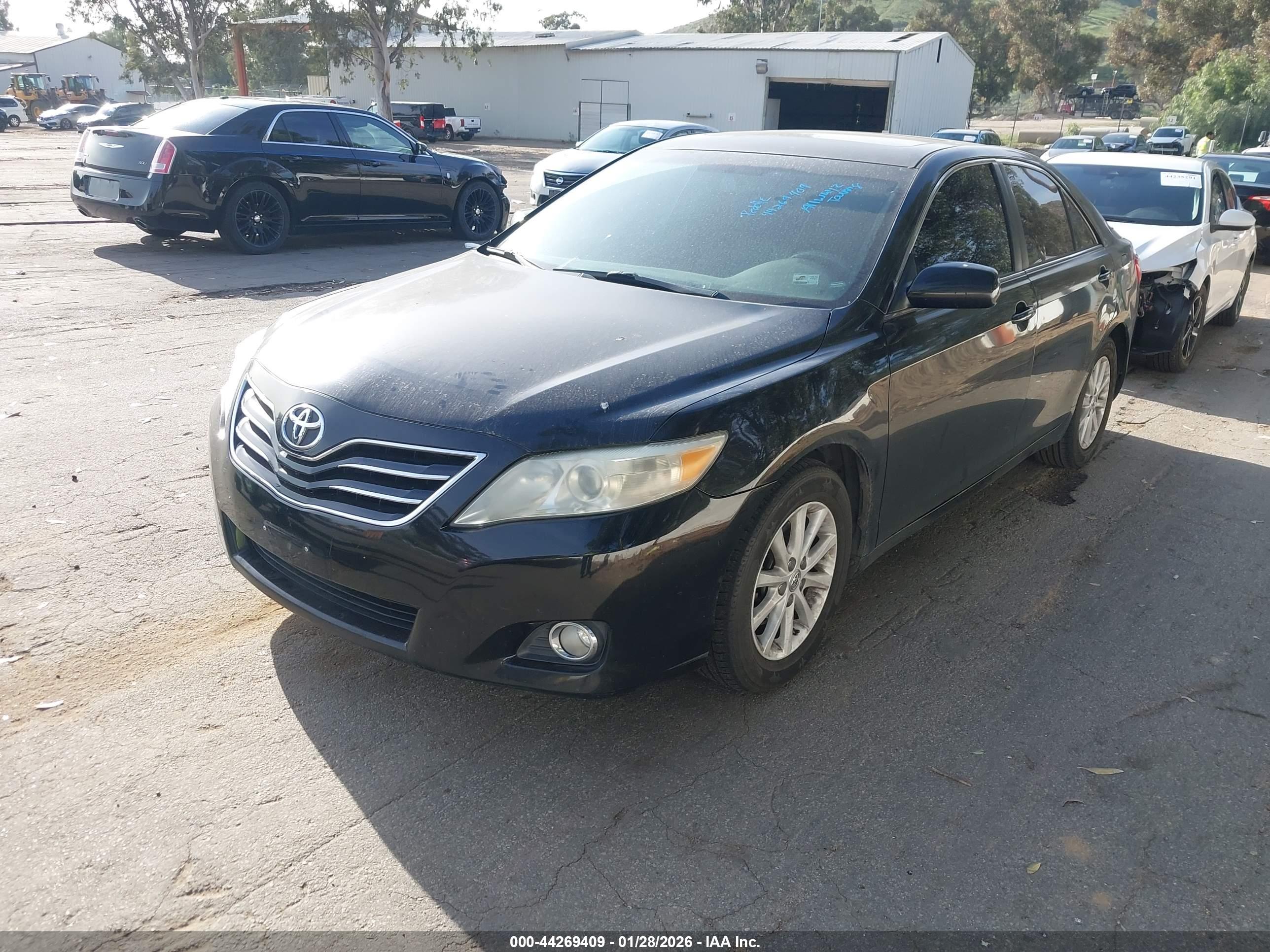 TOYOTA CAMRY image 2