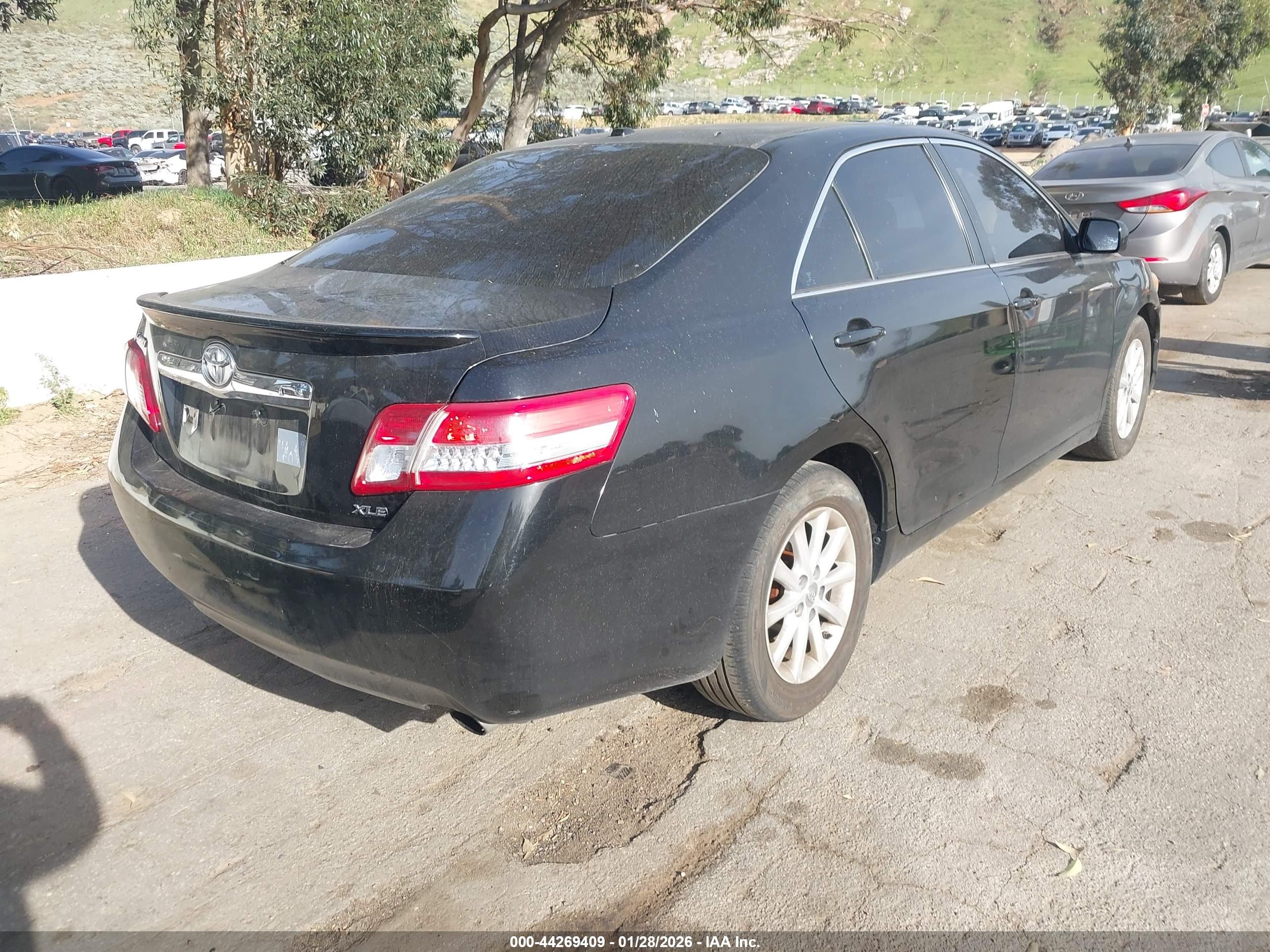 TOYOTA CAMRY image 4
