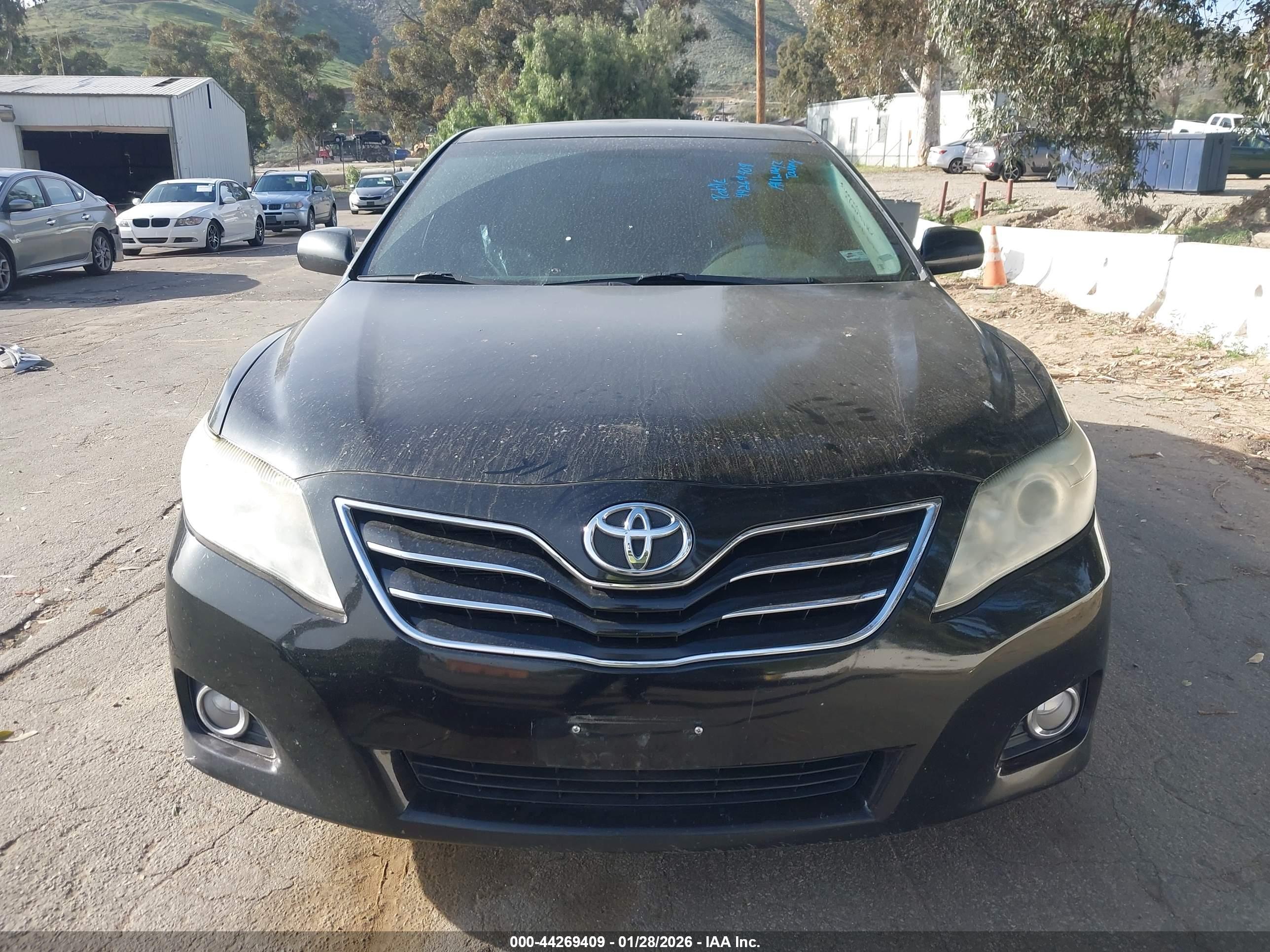 TOYOTA CAMRY image 6