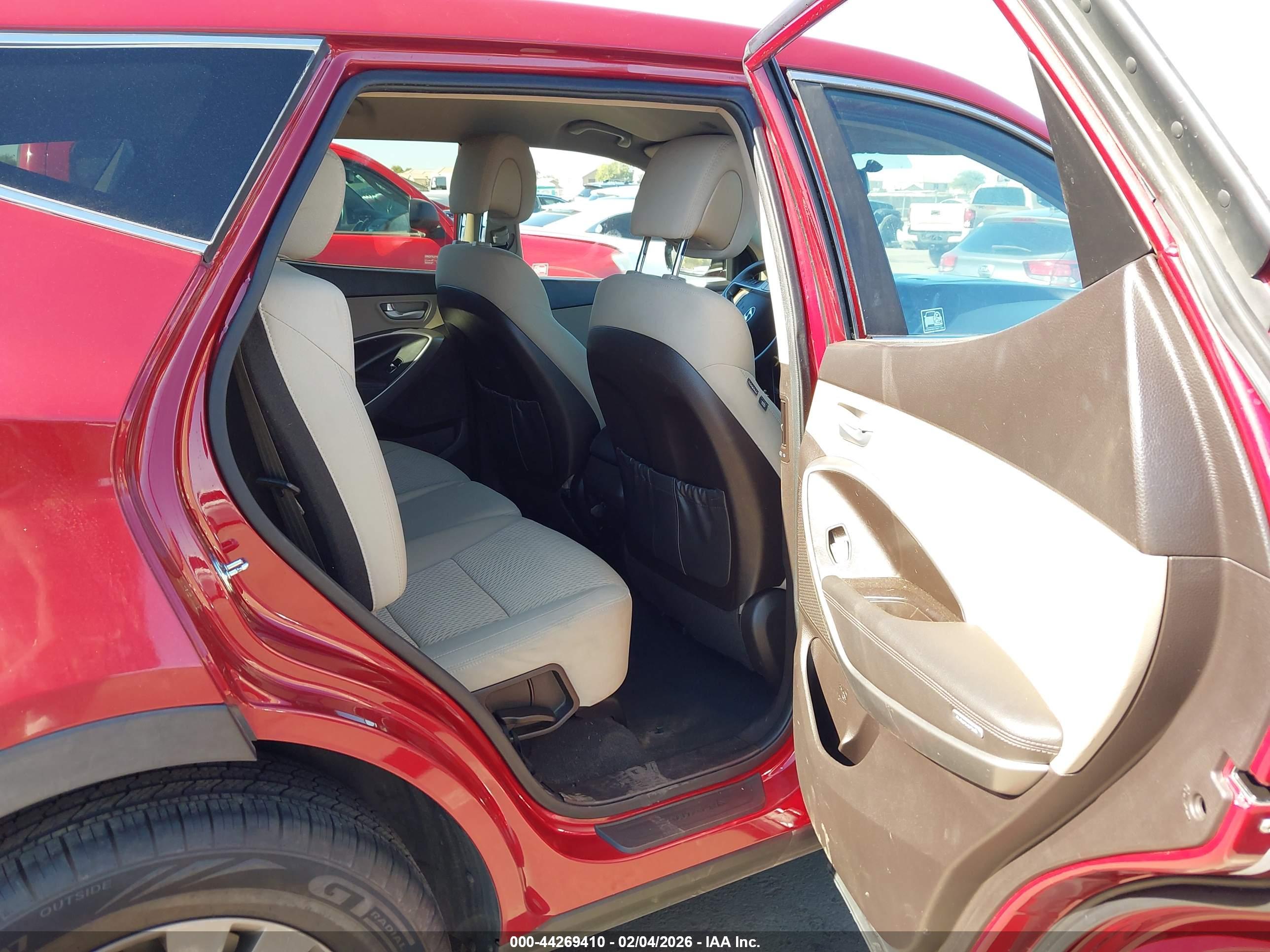 HYUNDAI SANTA image 8
