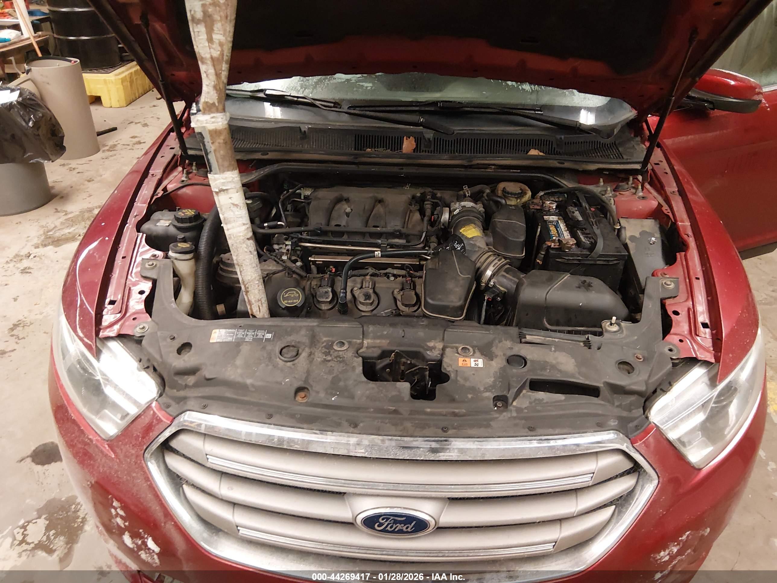 FORD TAURUS image 10