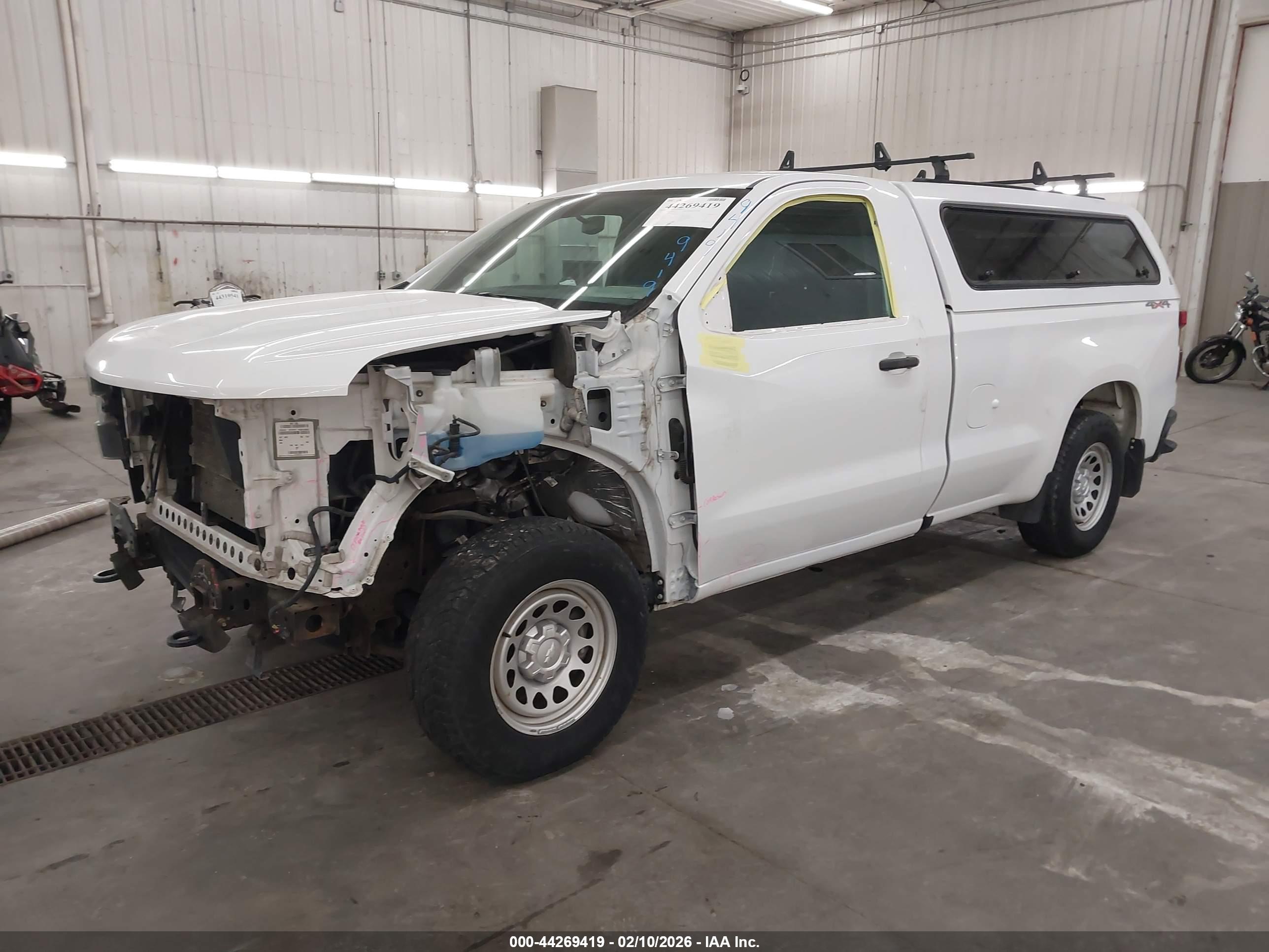 CHEVROLET SILVERADO image 2