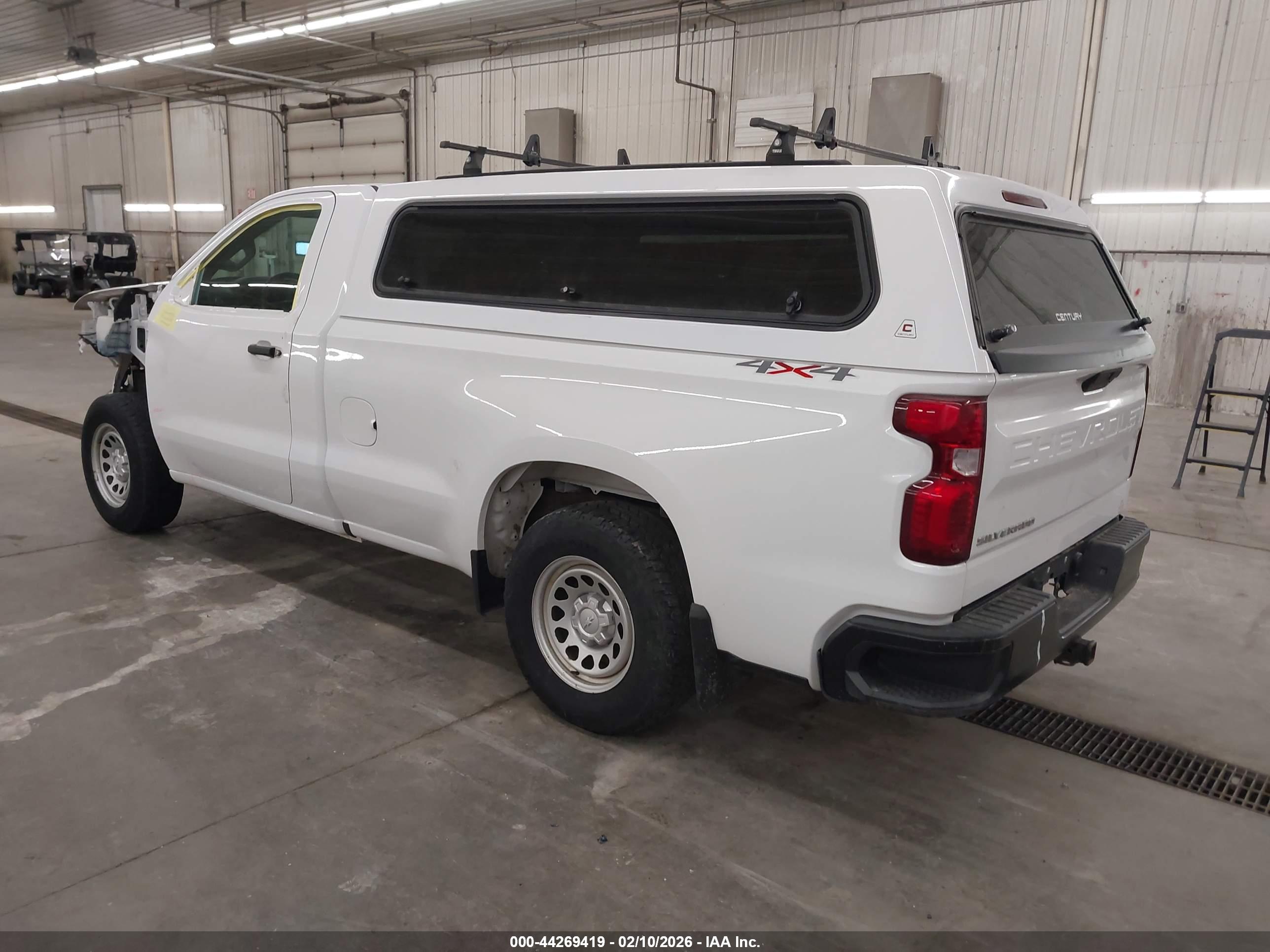 CHEVROLET SILVERADO image 3