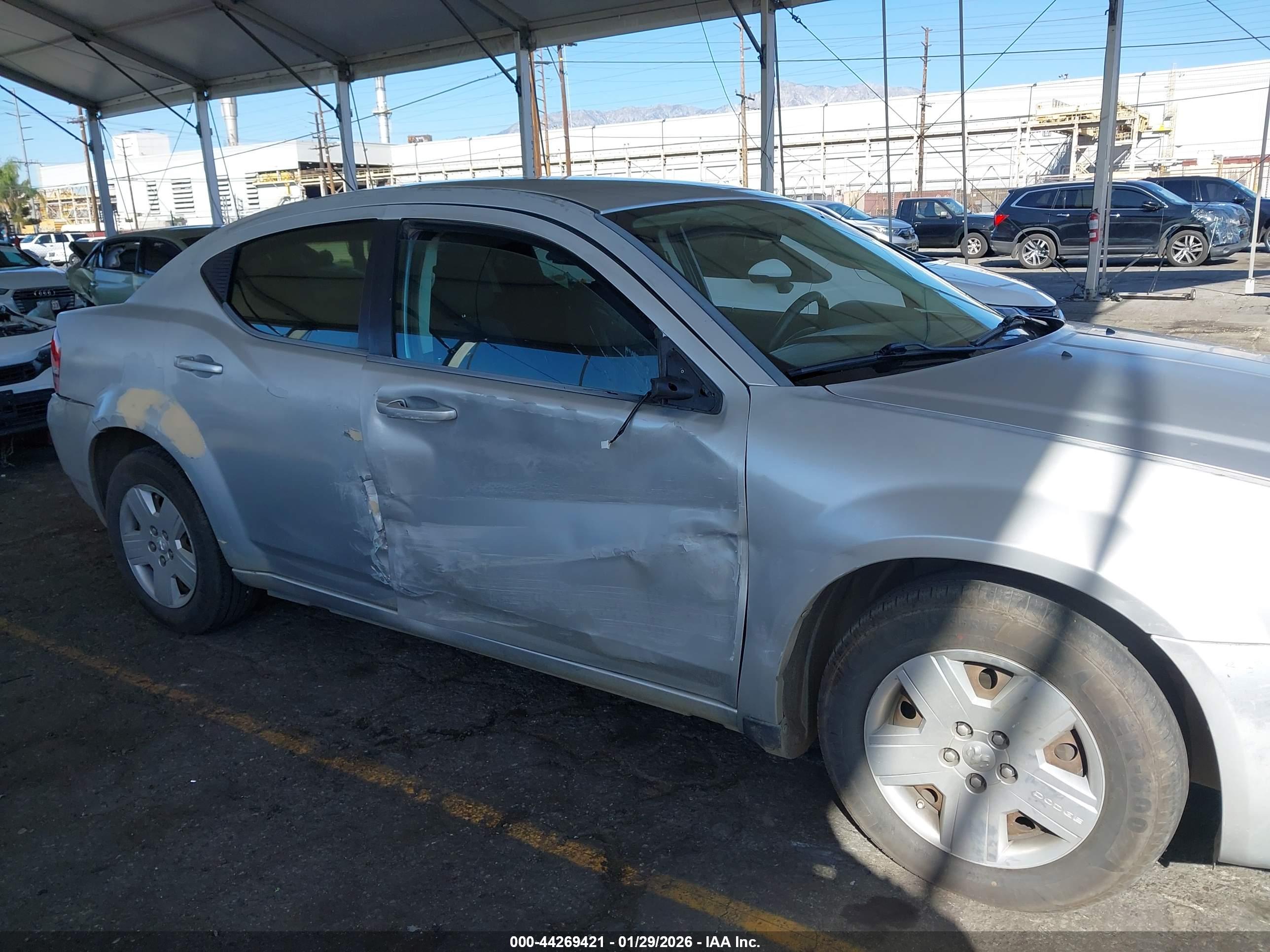 DODGE AVENGER image 6