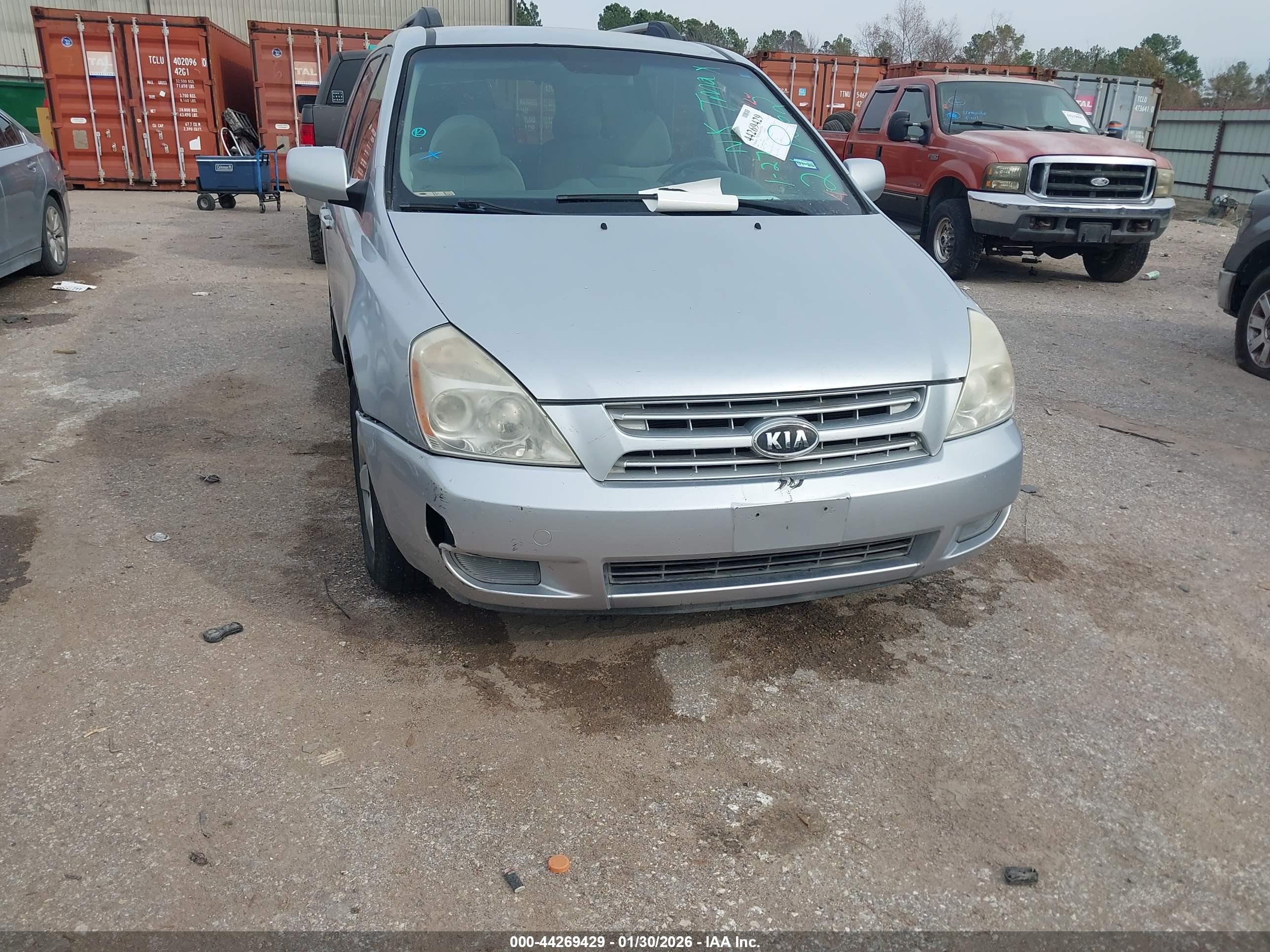 KIA SEDONA image 6