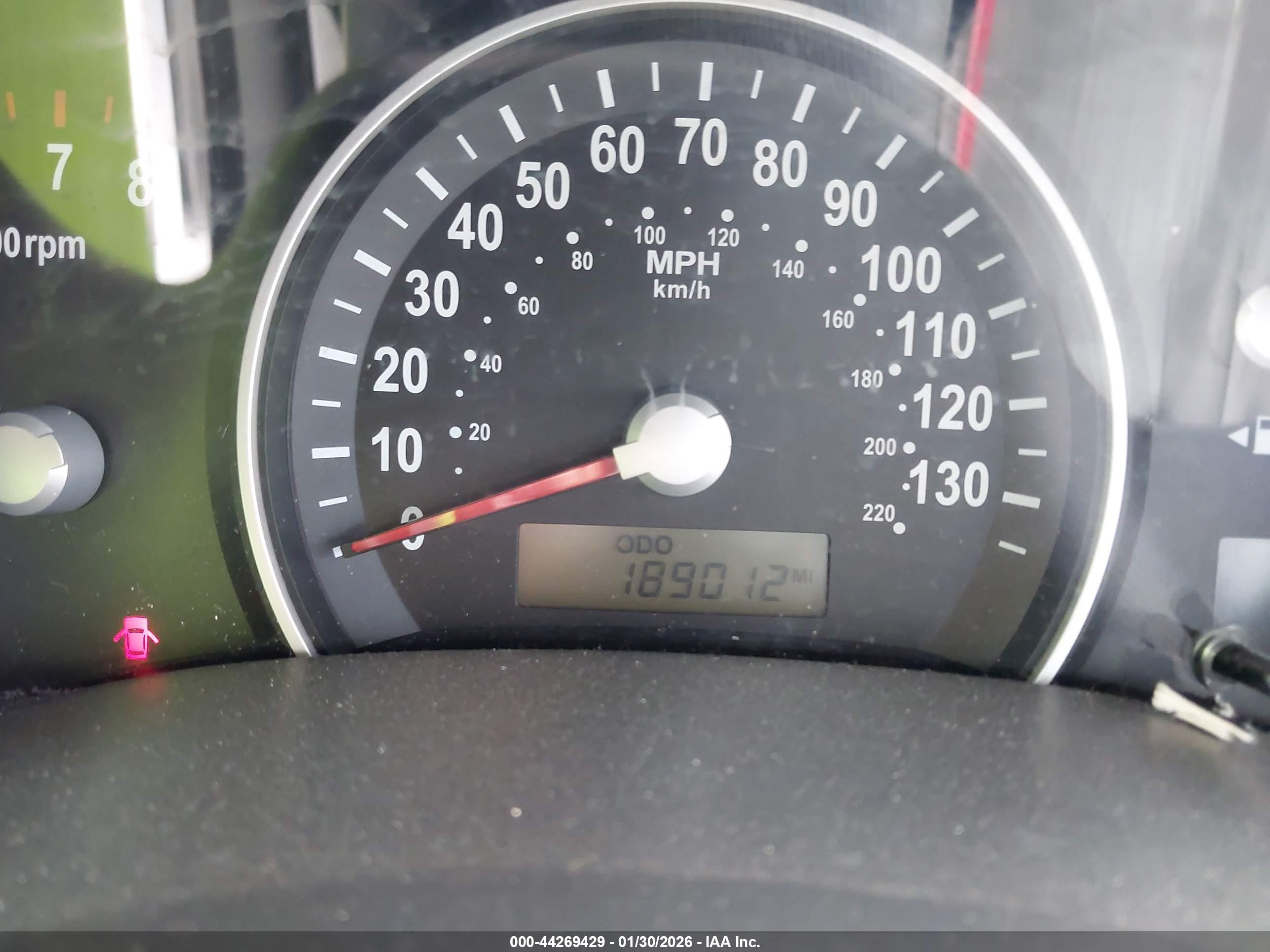 KIA SEDONA image 7