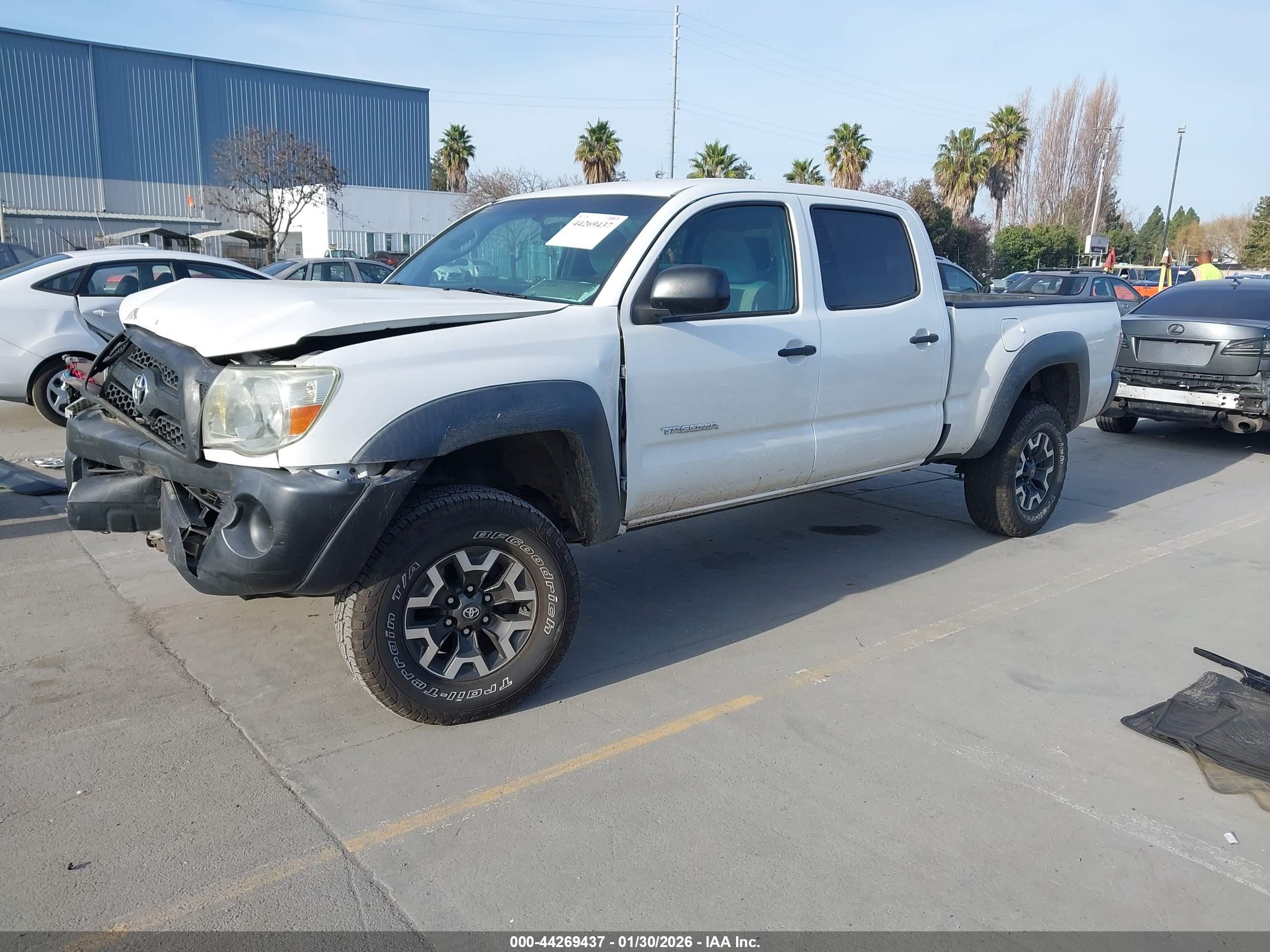 TOYOTA TACOMA image 2