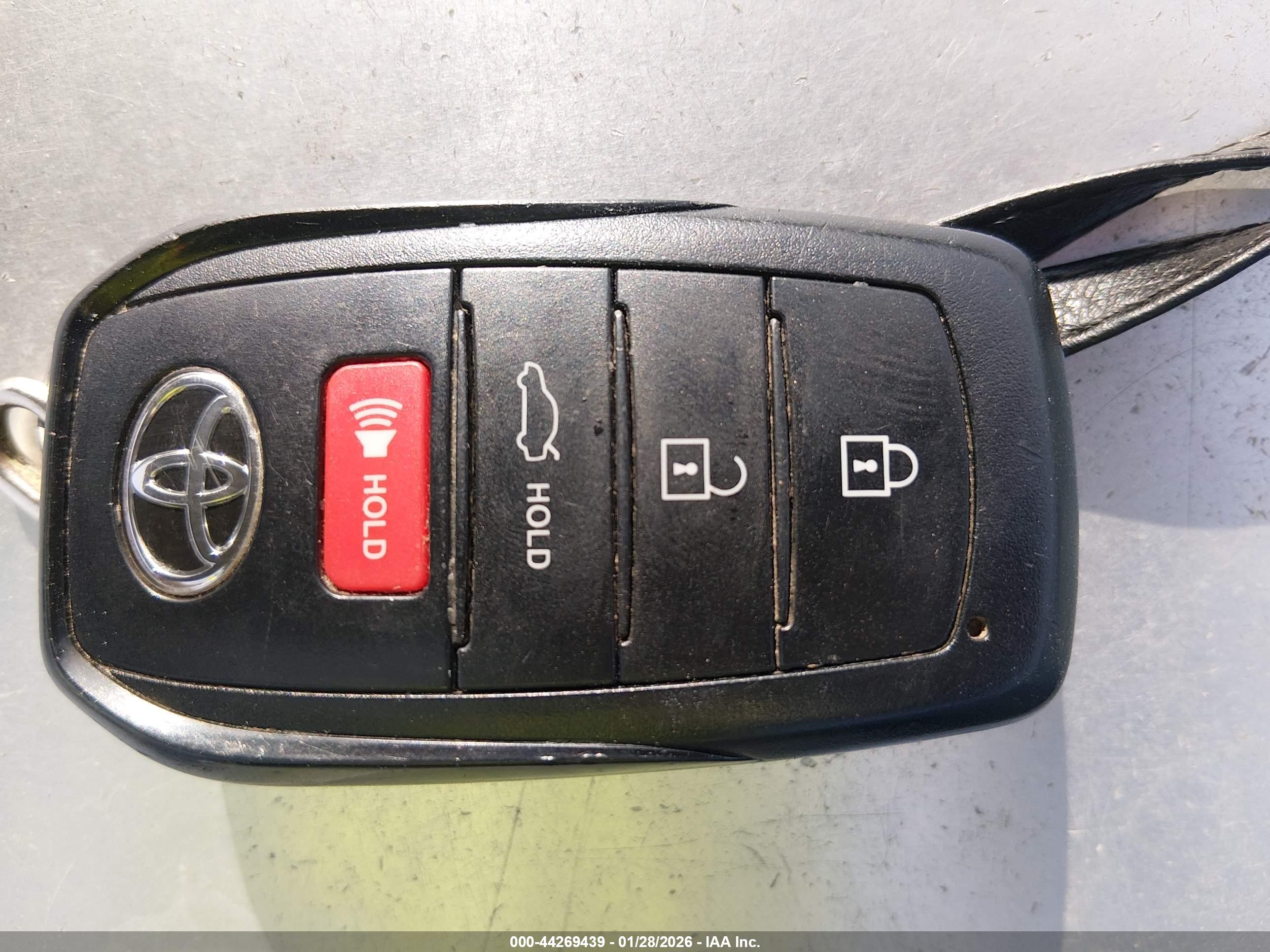 TOYOTA COROLLA image 11