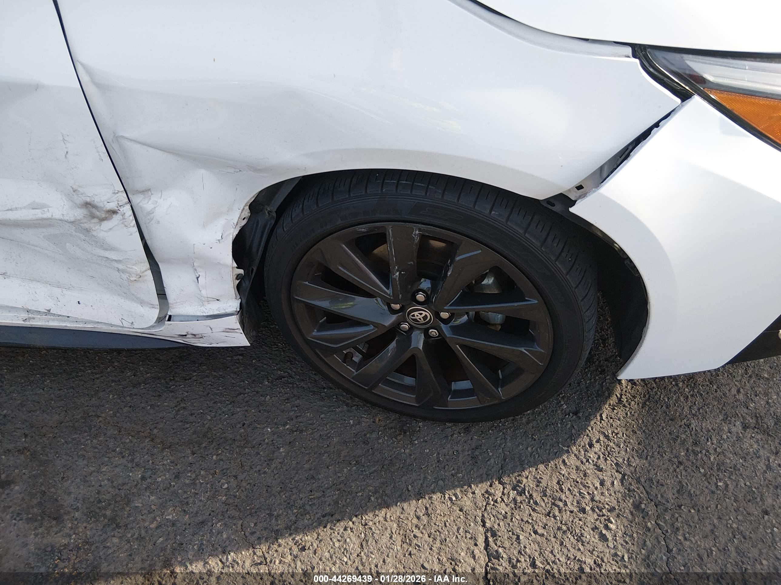 TOYOTA COROLLA image 6