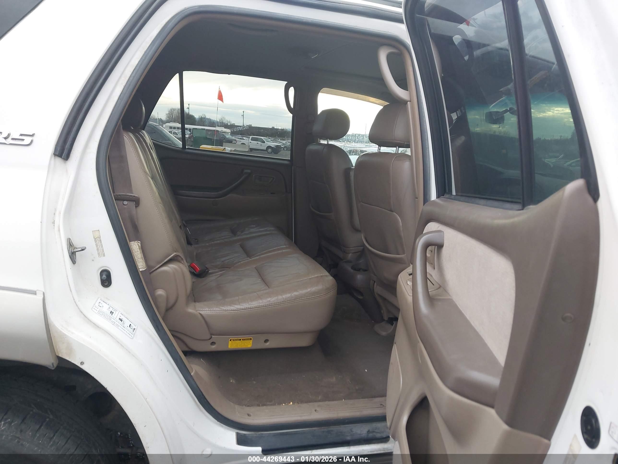 TOYOTA SEQUOIA image 8