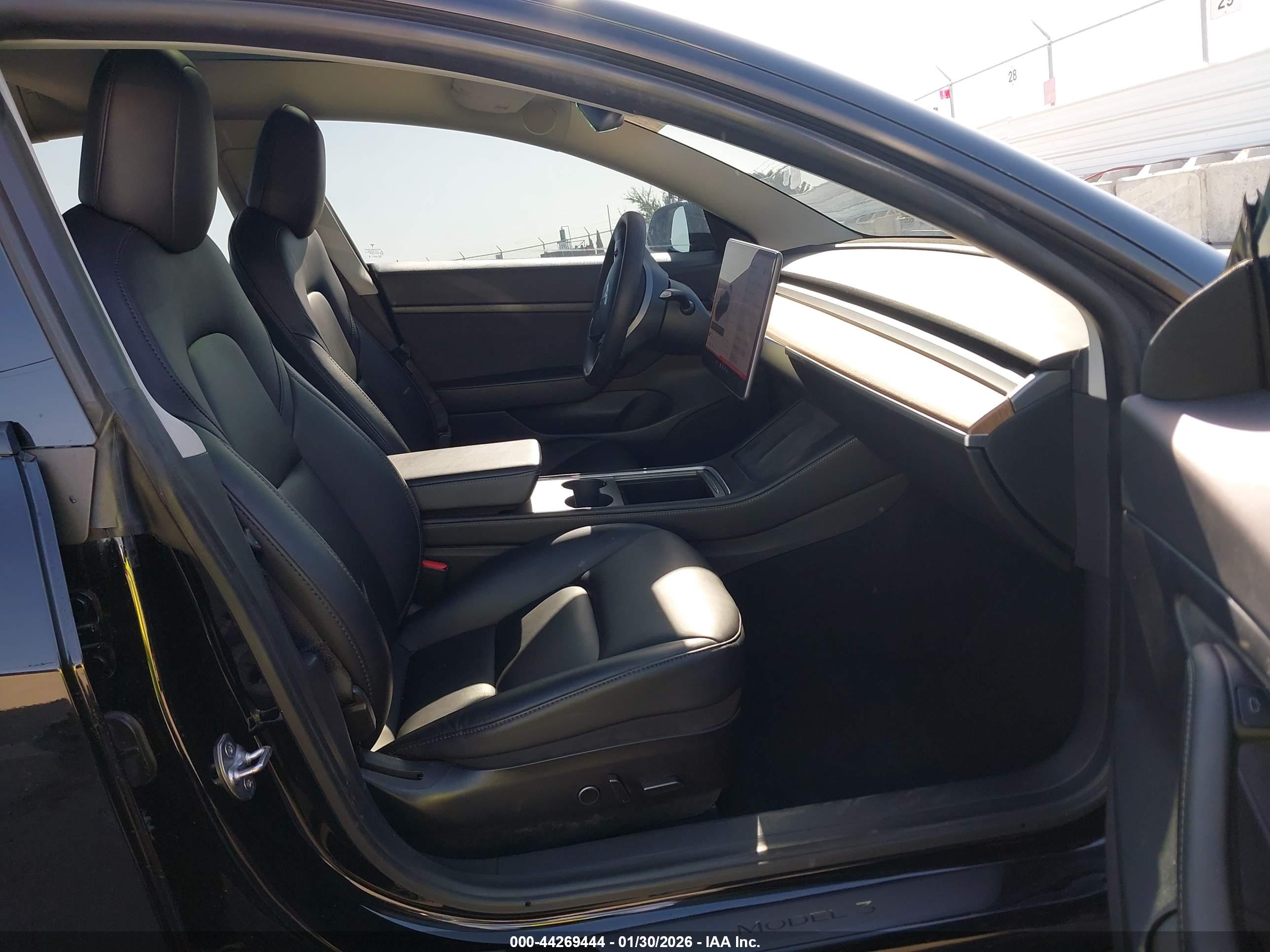 TESLA MODEL image 5
