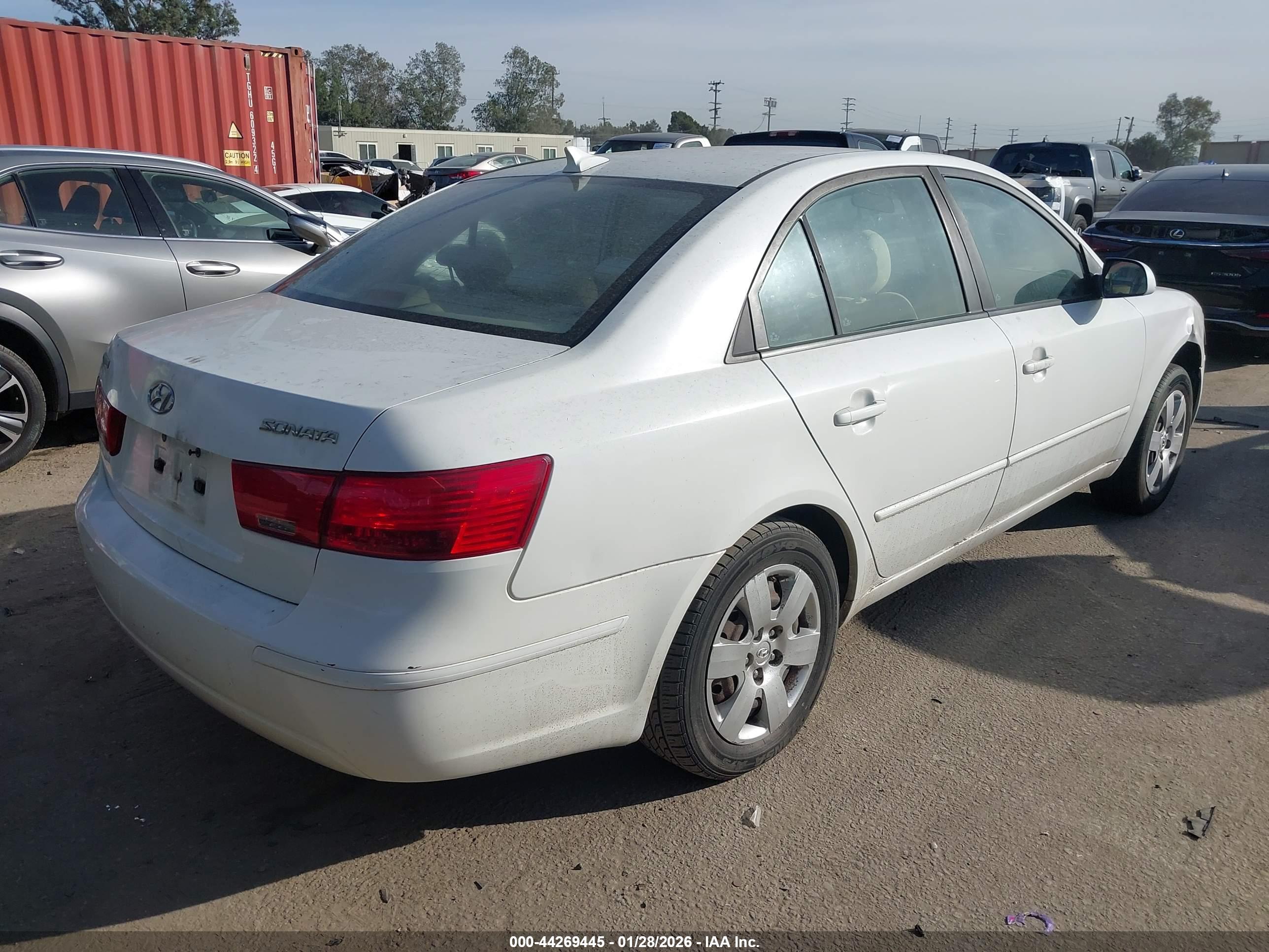HYUNDAI SONATA image 4