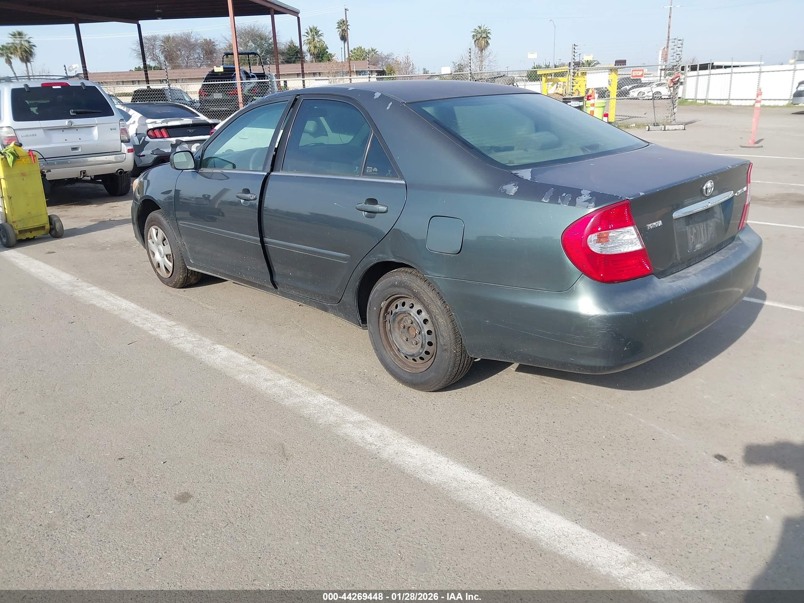 TOYOTA CAMRY image 3
