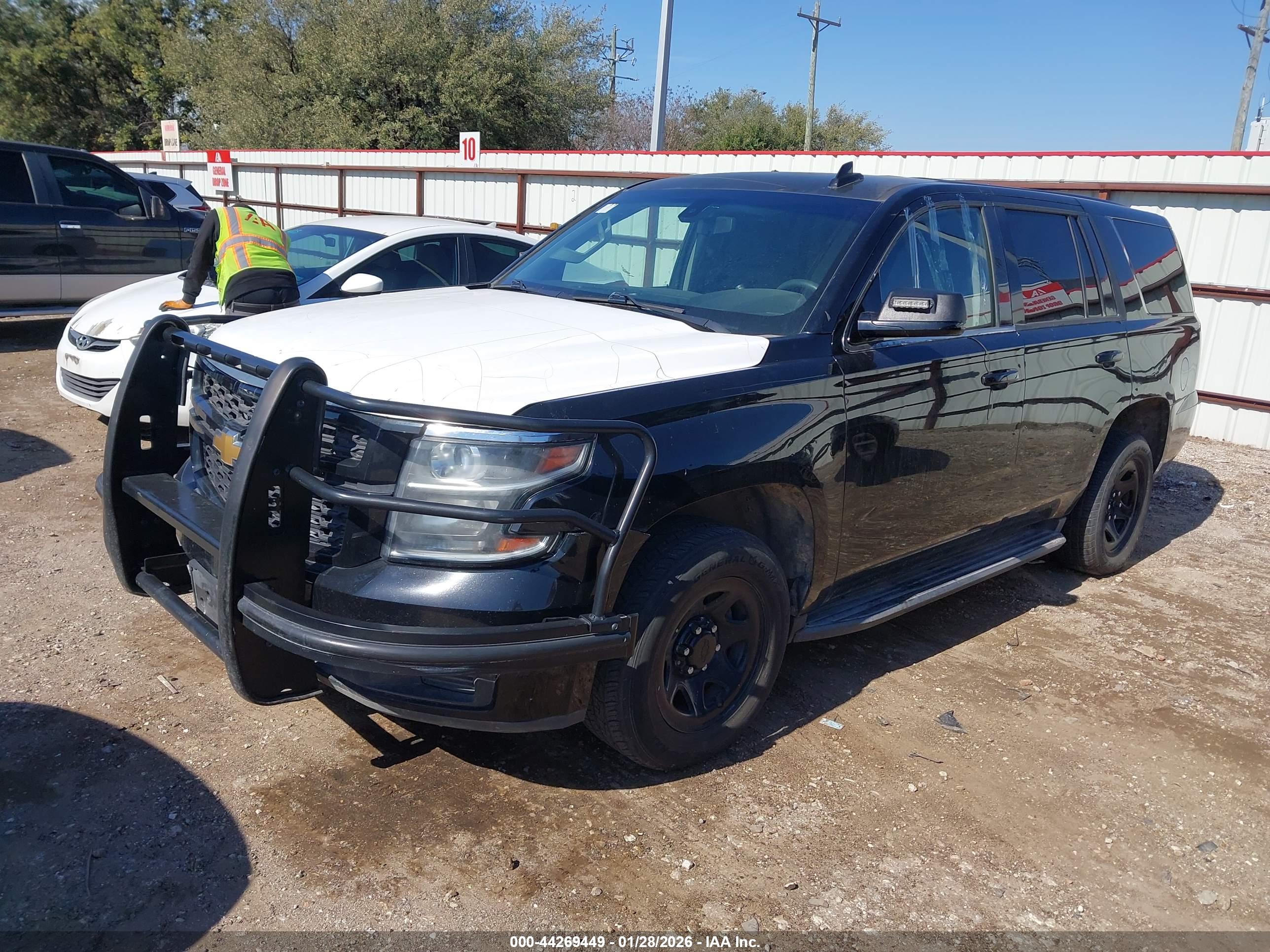 CHEVROLET TAHOE image 2