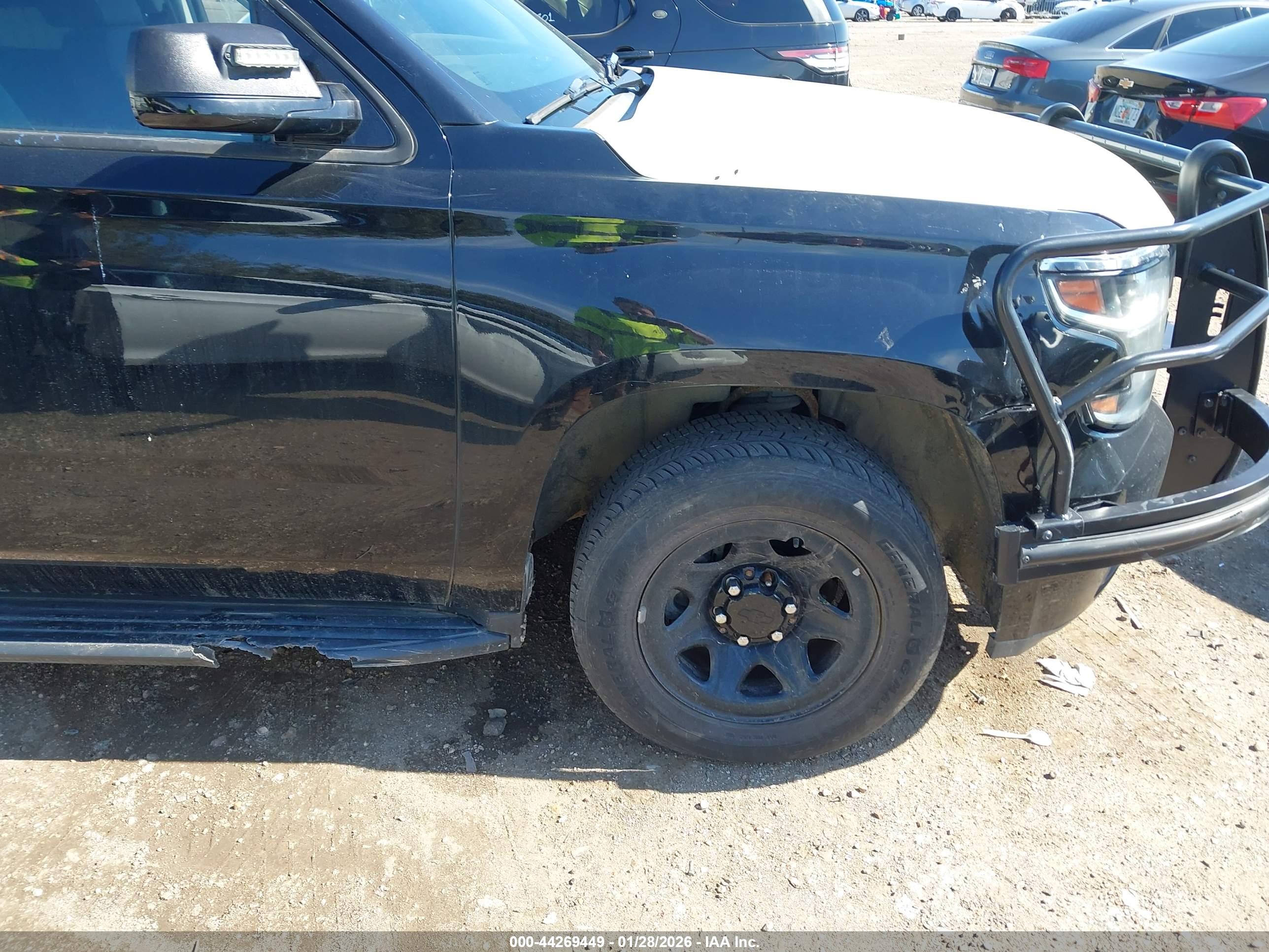 CHEVROLET TAHOE image 6