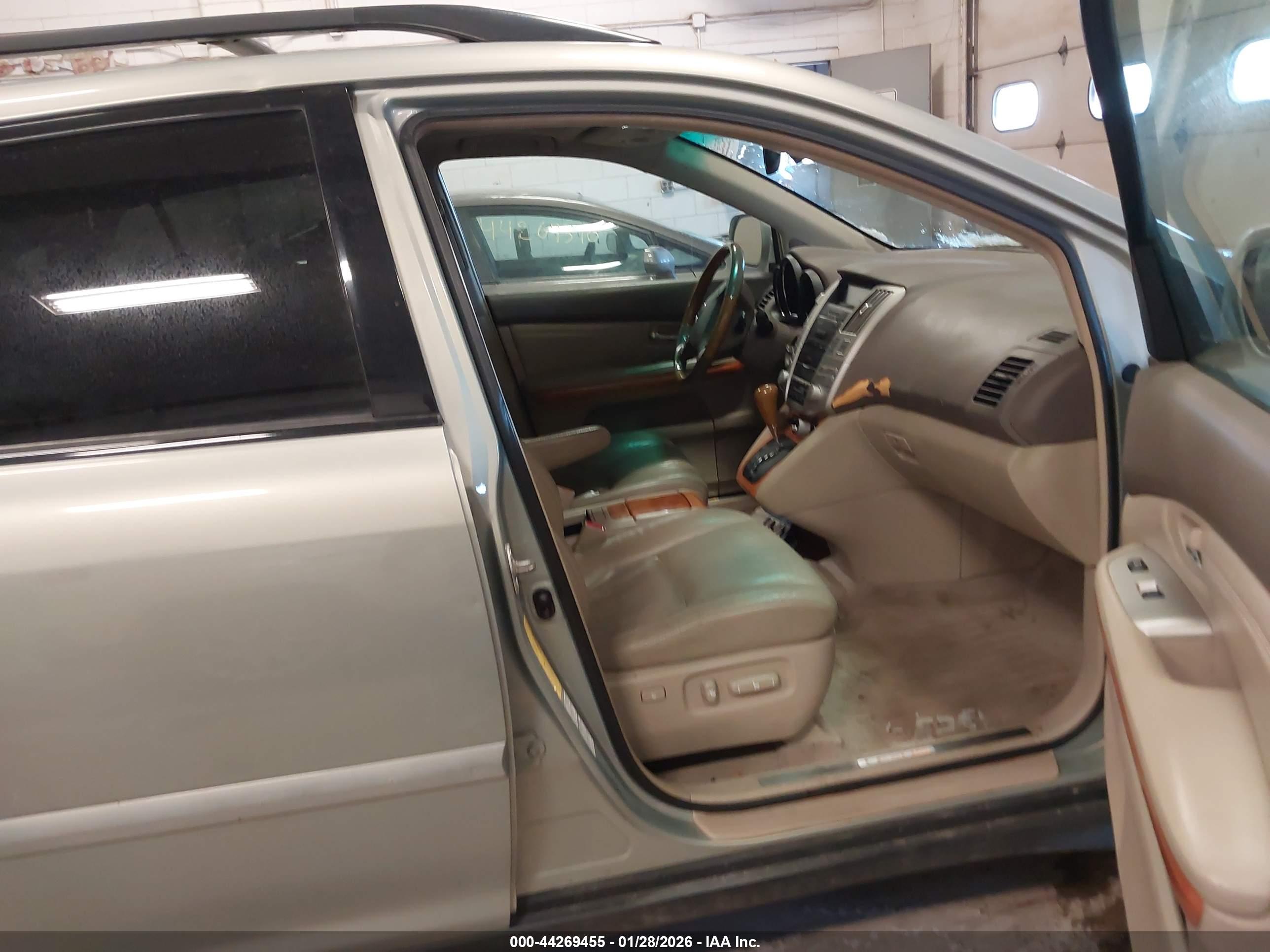 LEXUS RX image 5