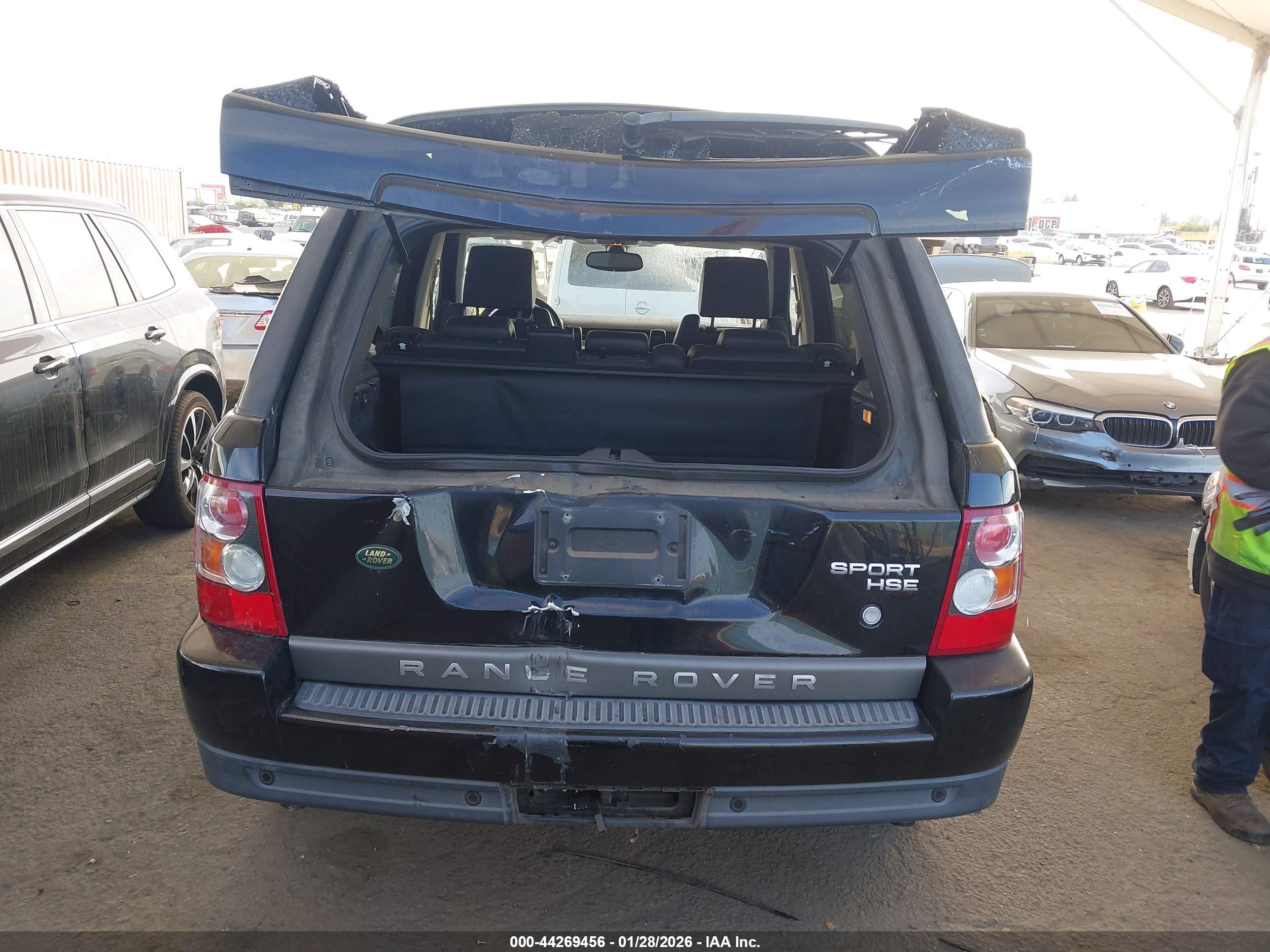 LAND ROVER image 6