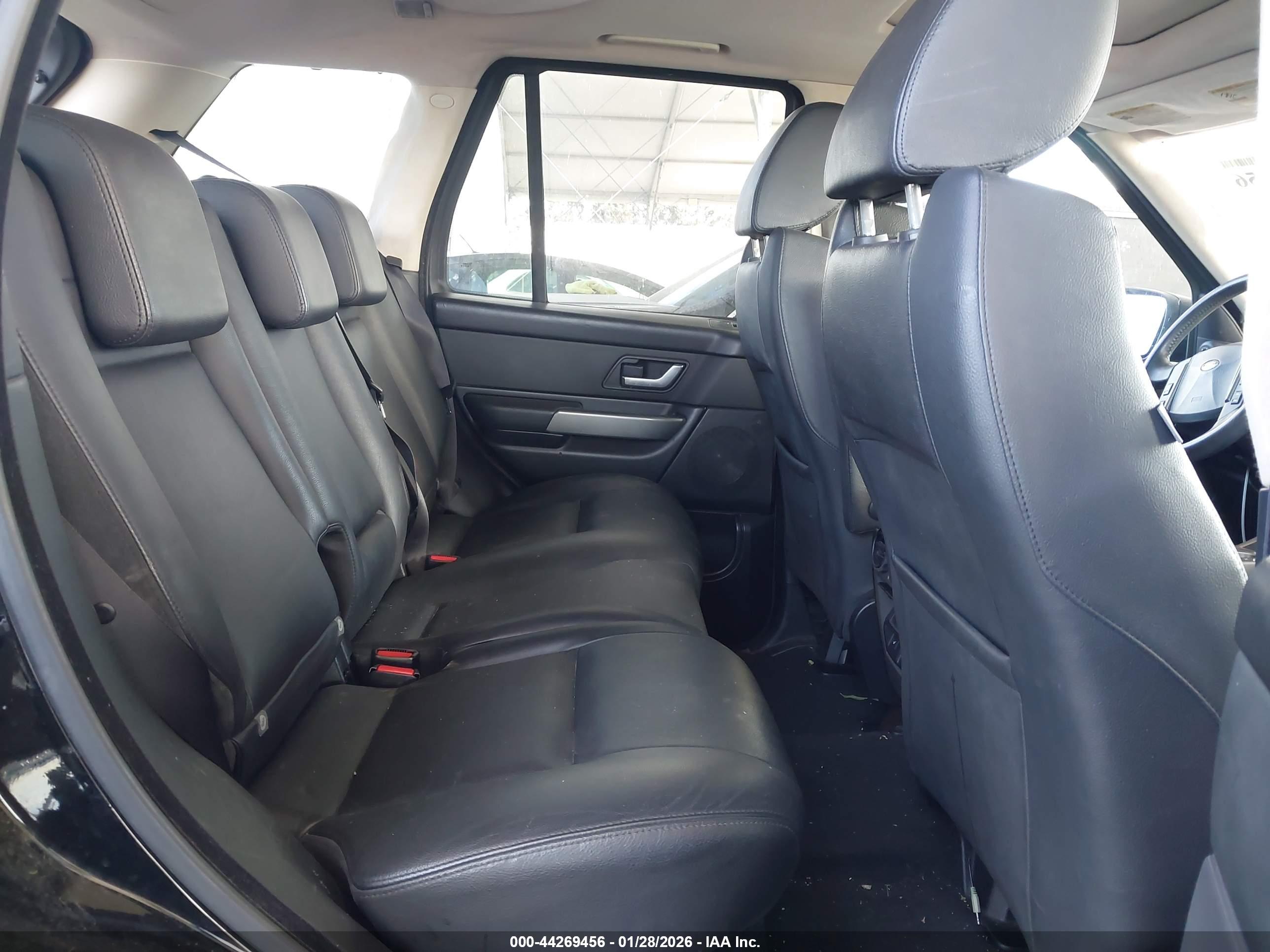 LAND ROVER image 8
