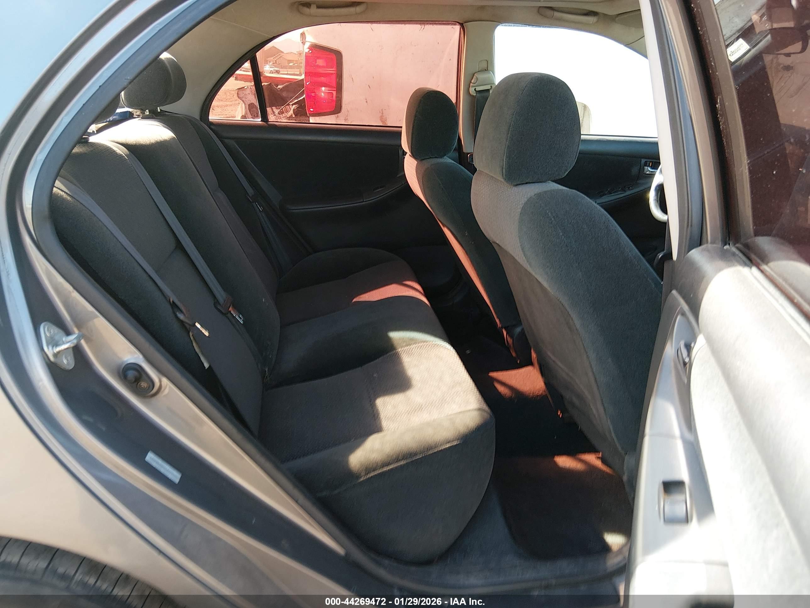 TOYOTA COROLLA image 8