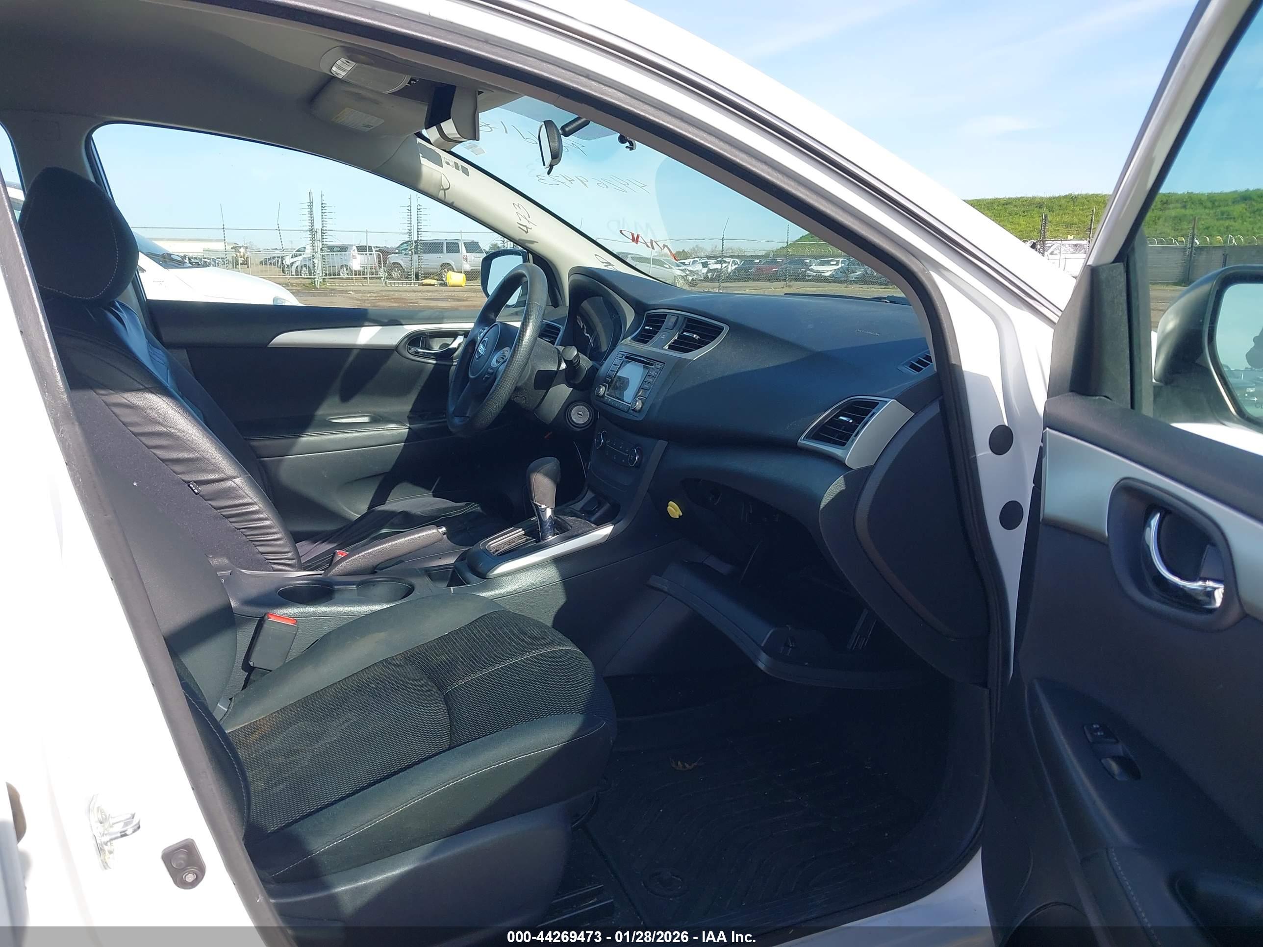 NISSAN SENTRA image 5