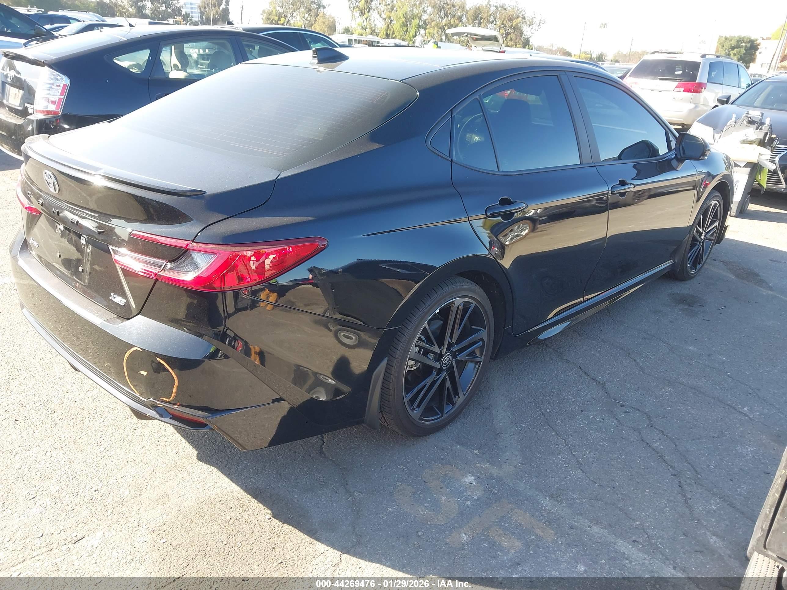 TOYOTA CAMRY image 4