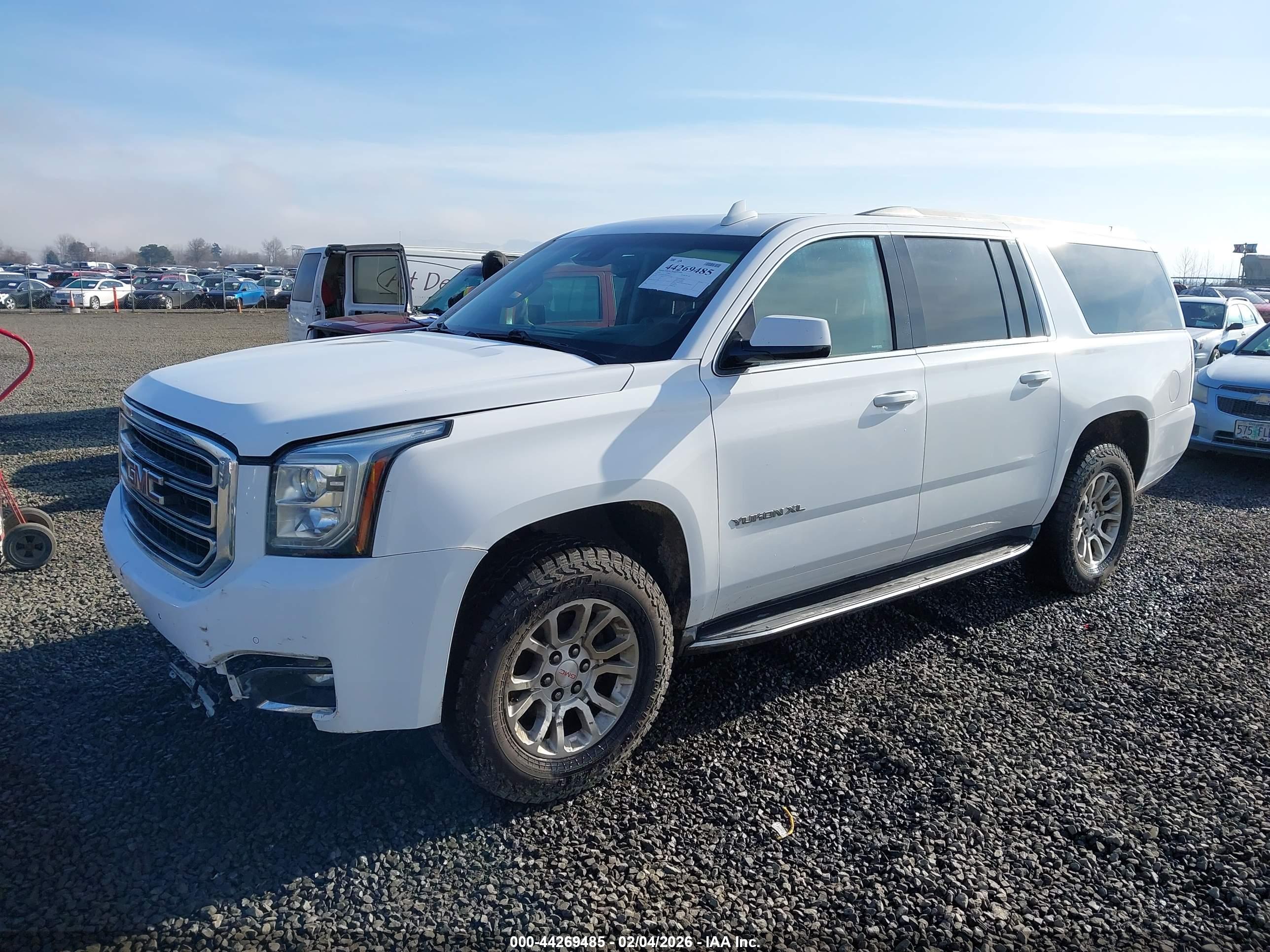 GMC YUKON image 2