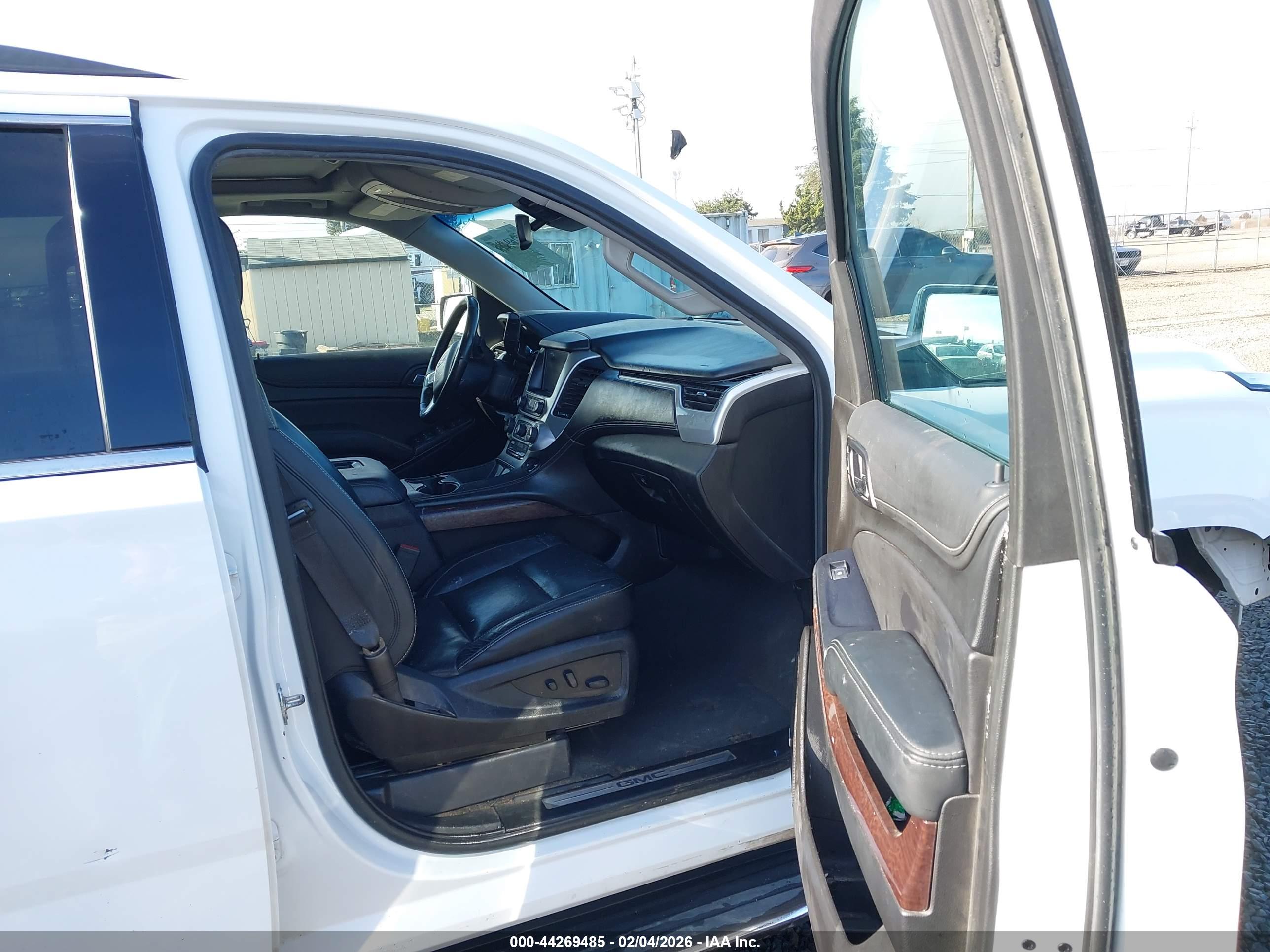 GMC YUKON image 5