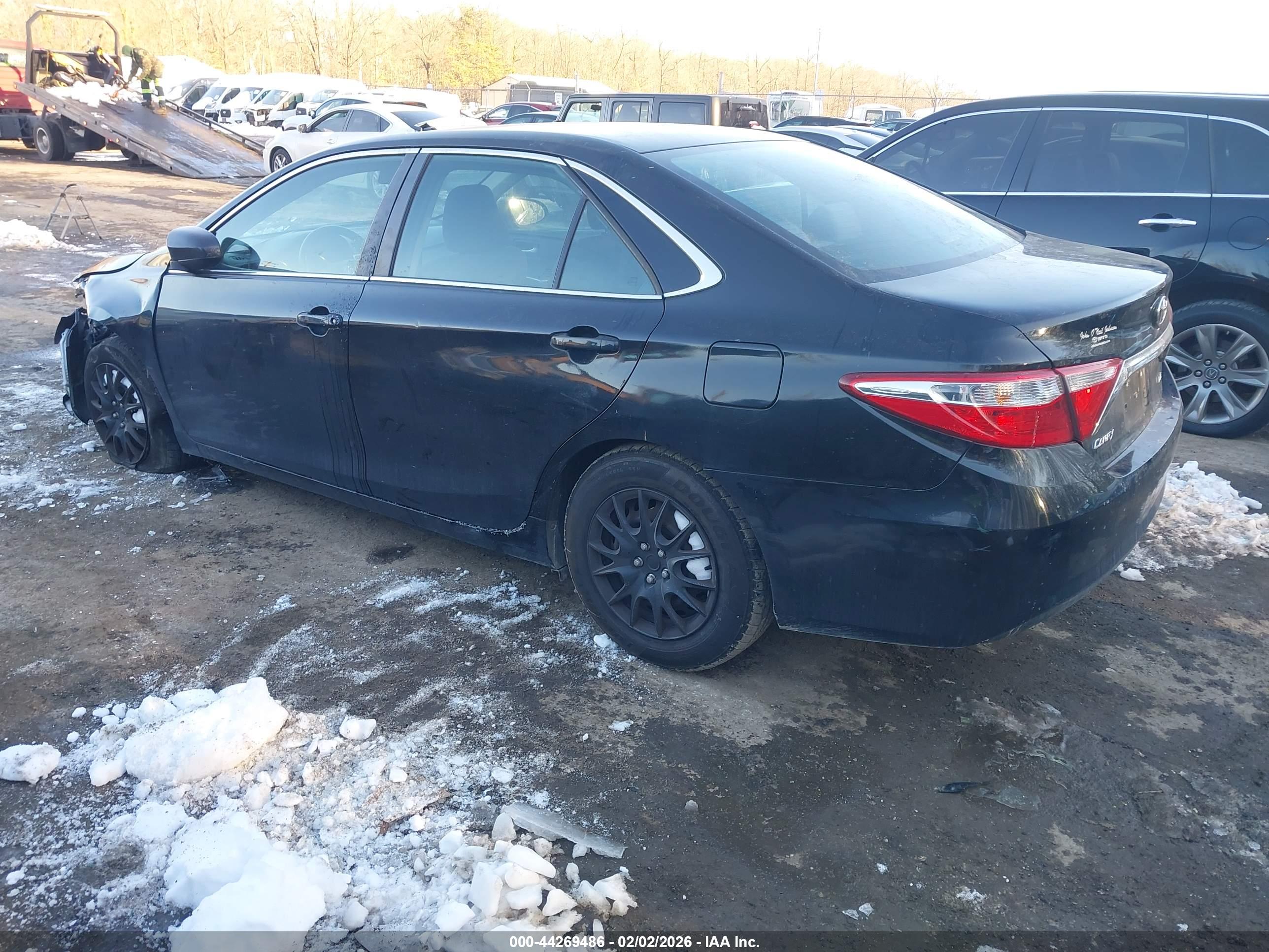 TOYOTA CAMRY image 3
