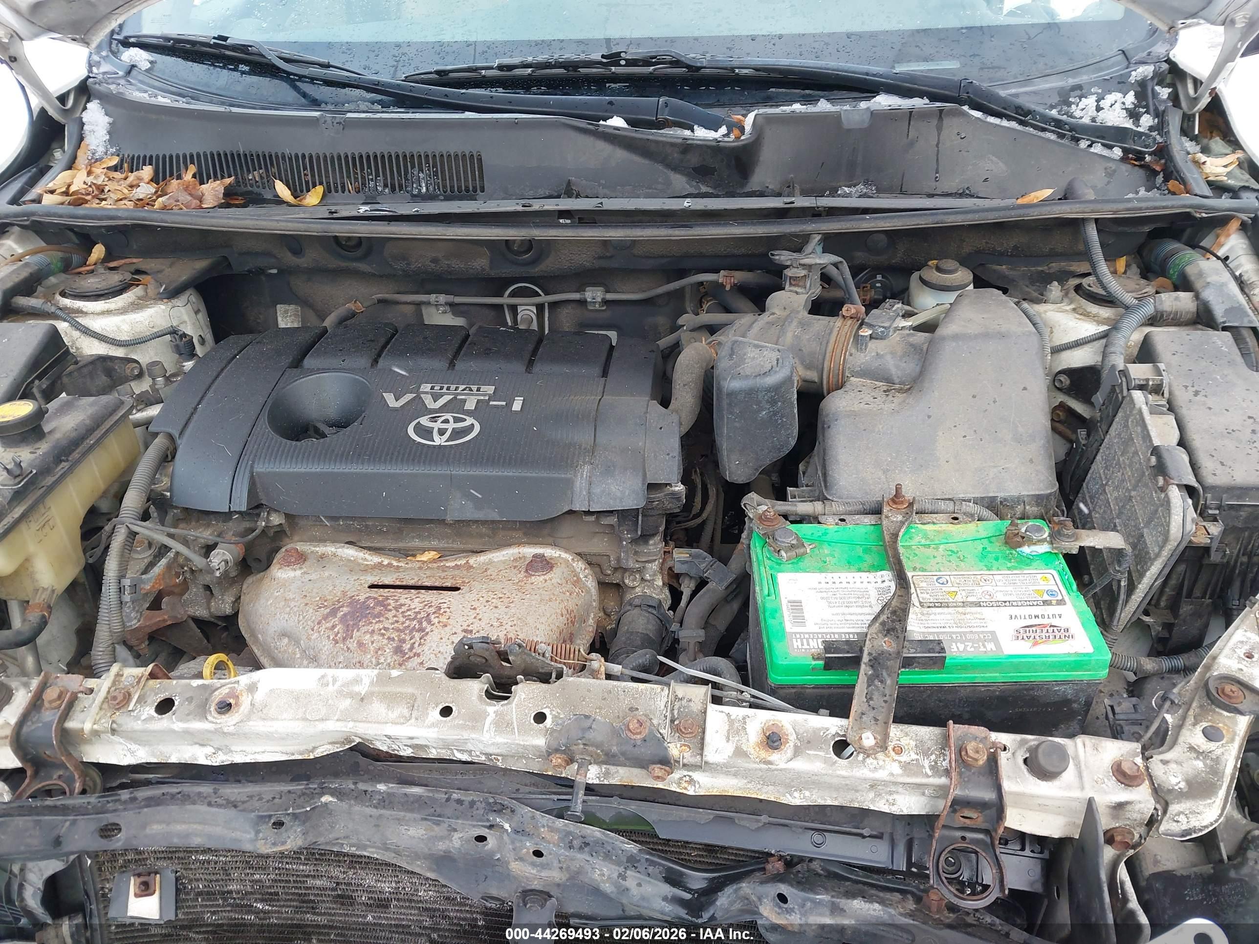 TOYOTA RAV4 image 10