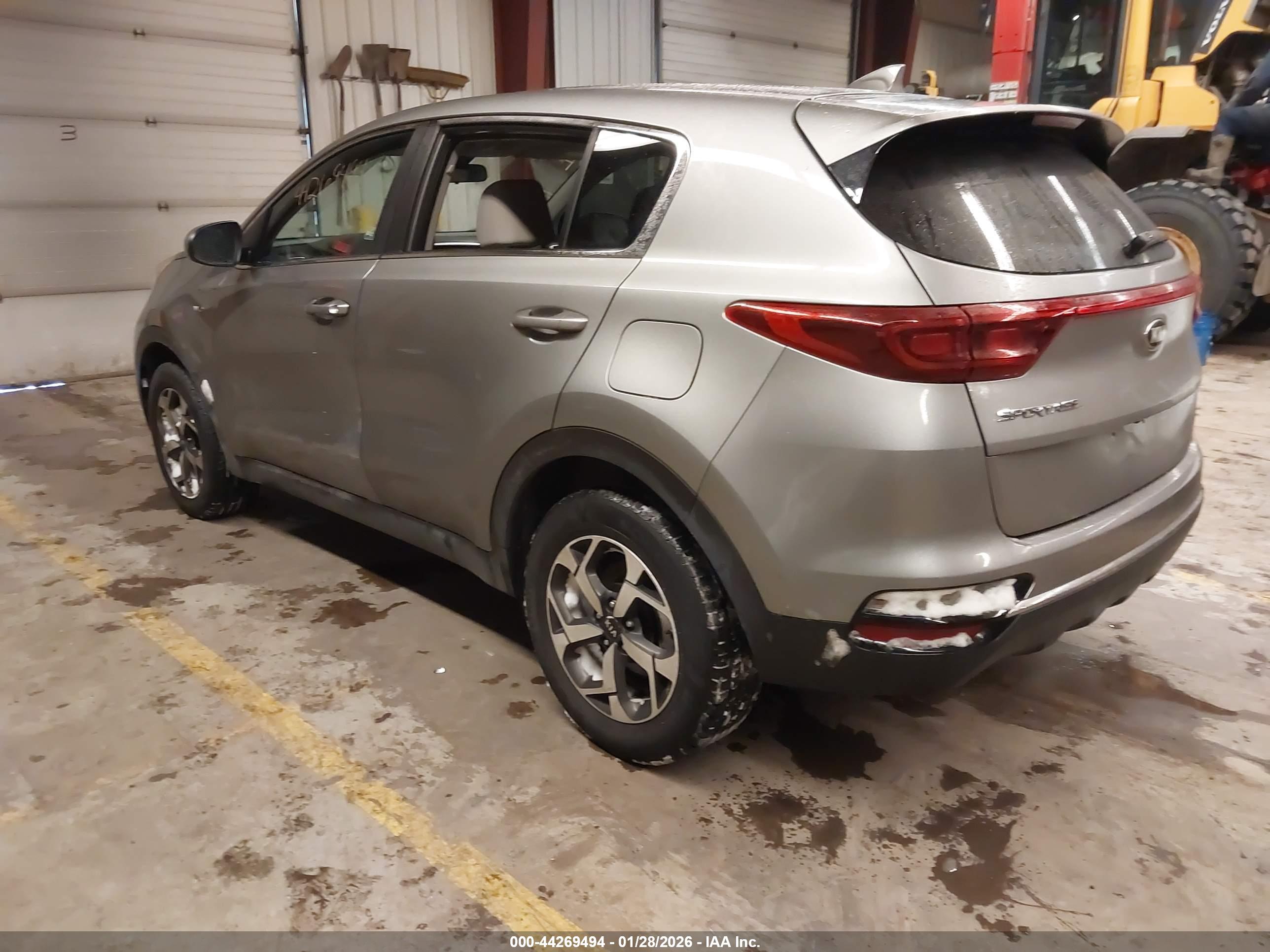 KIA SPORTAGE image 3