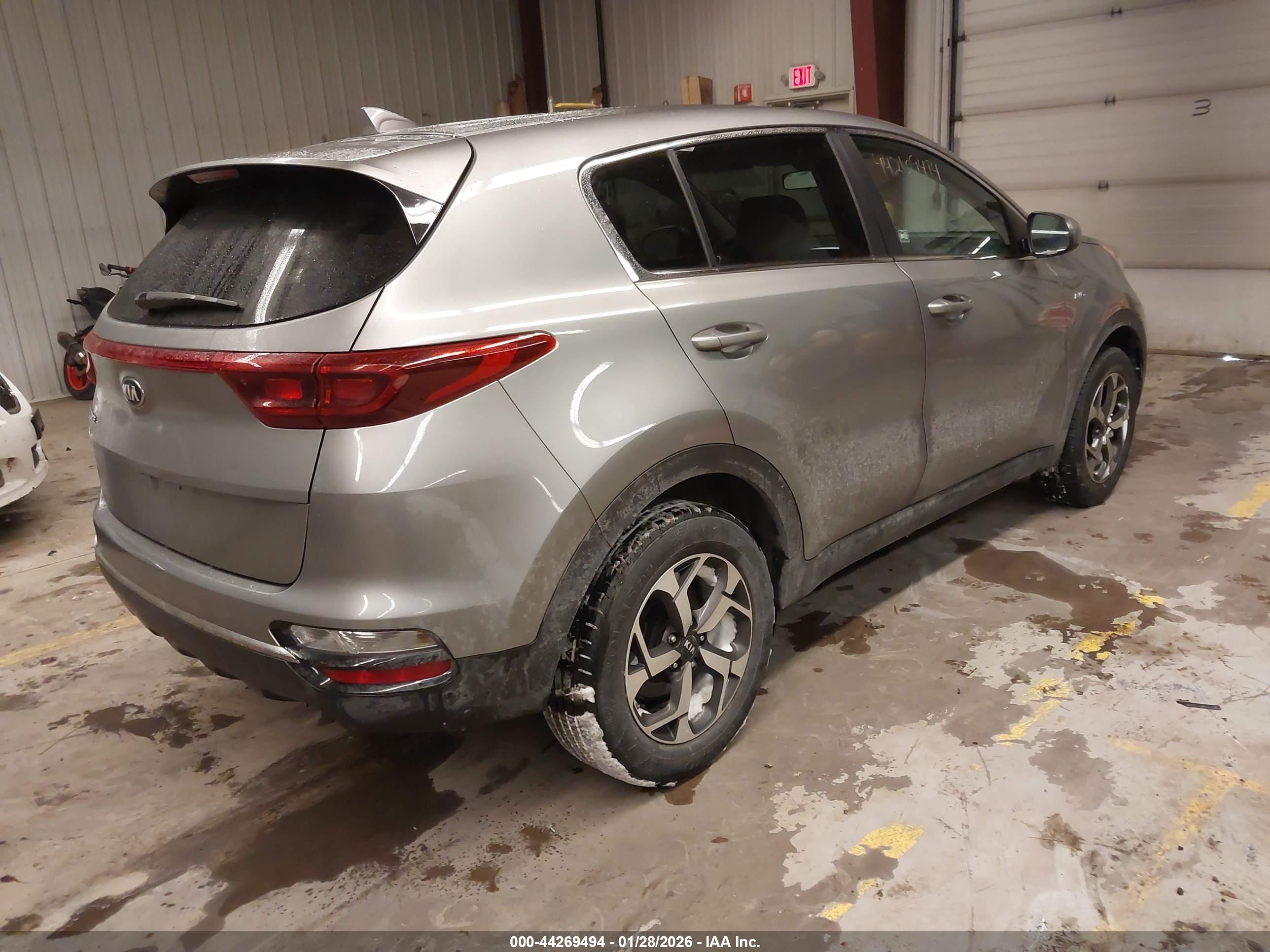 KIA SPORTAGE image 4