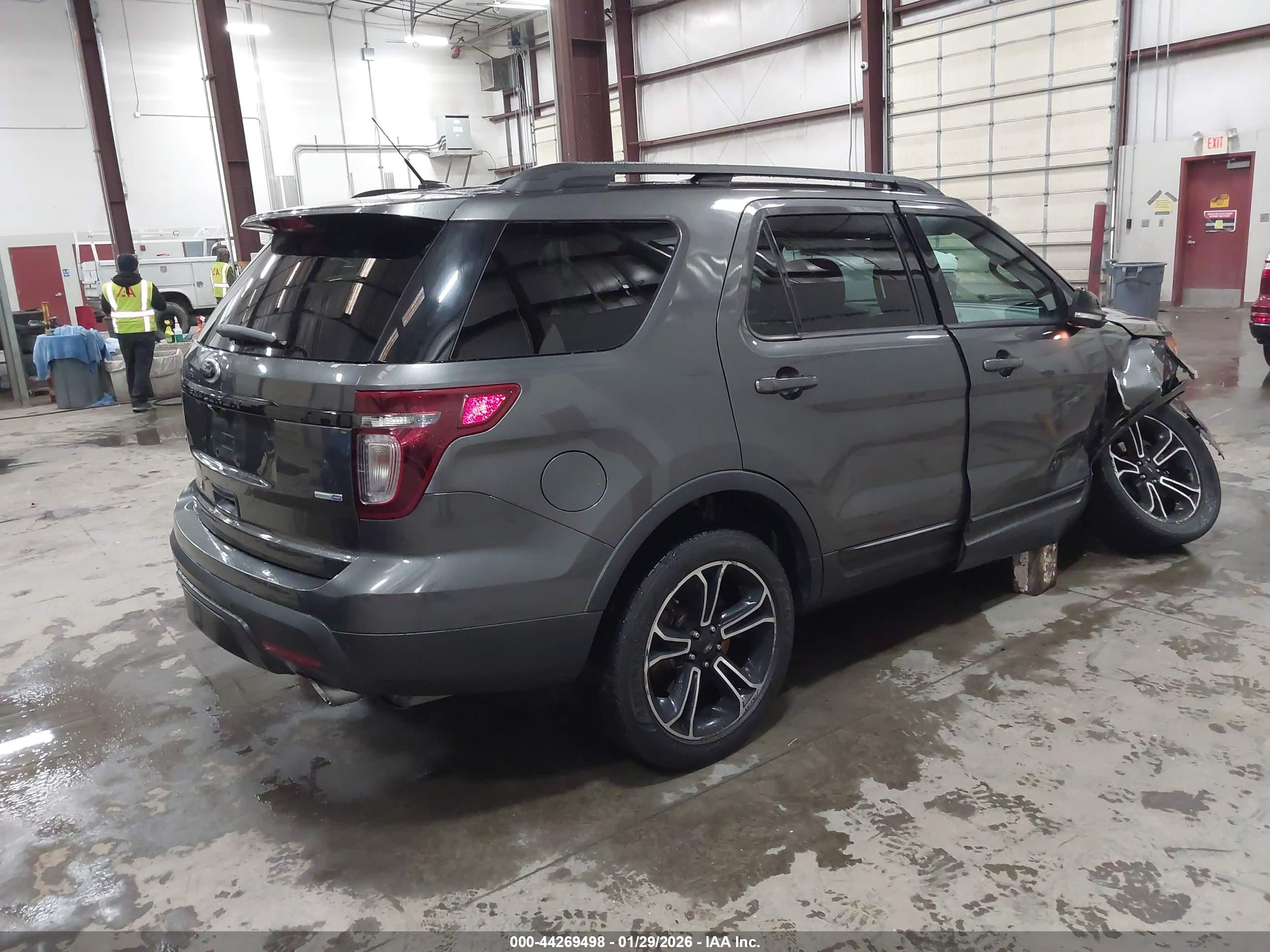 FORD EXPLORER image 4