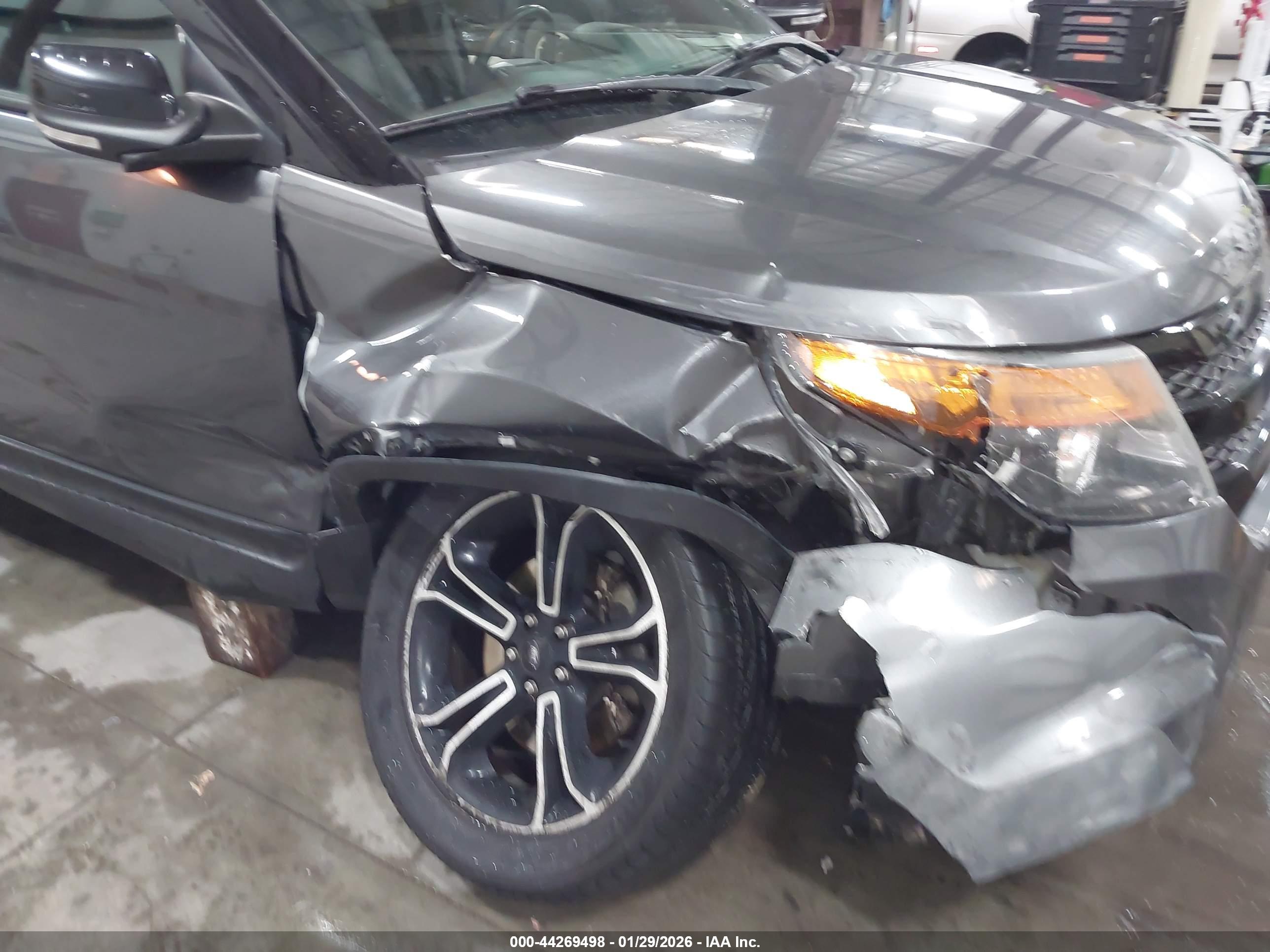 FORD EXPLORER image 6