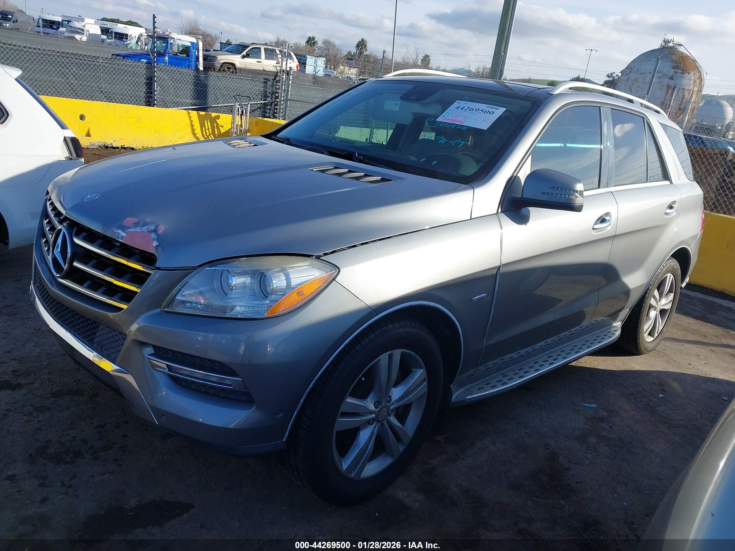 MERCEDES-BENZ ML image 2