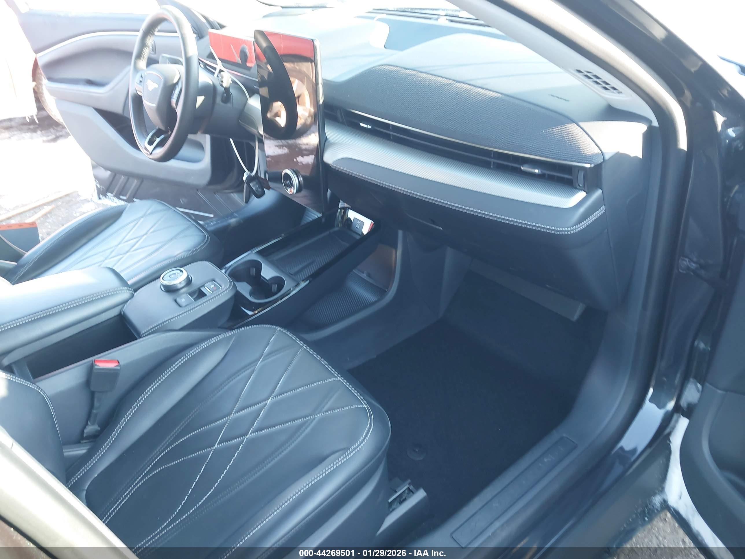 FORD MUSTANG image 5
