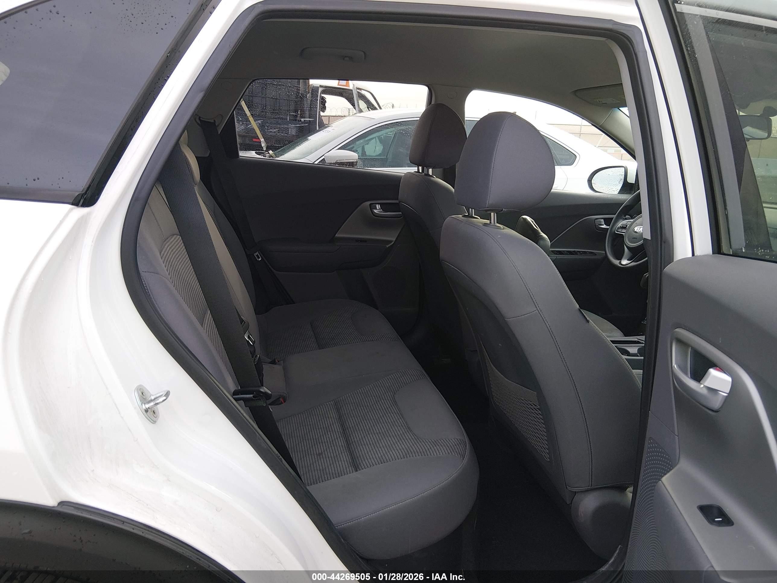 KIA NIRO image 8