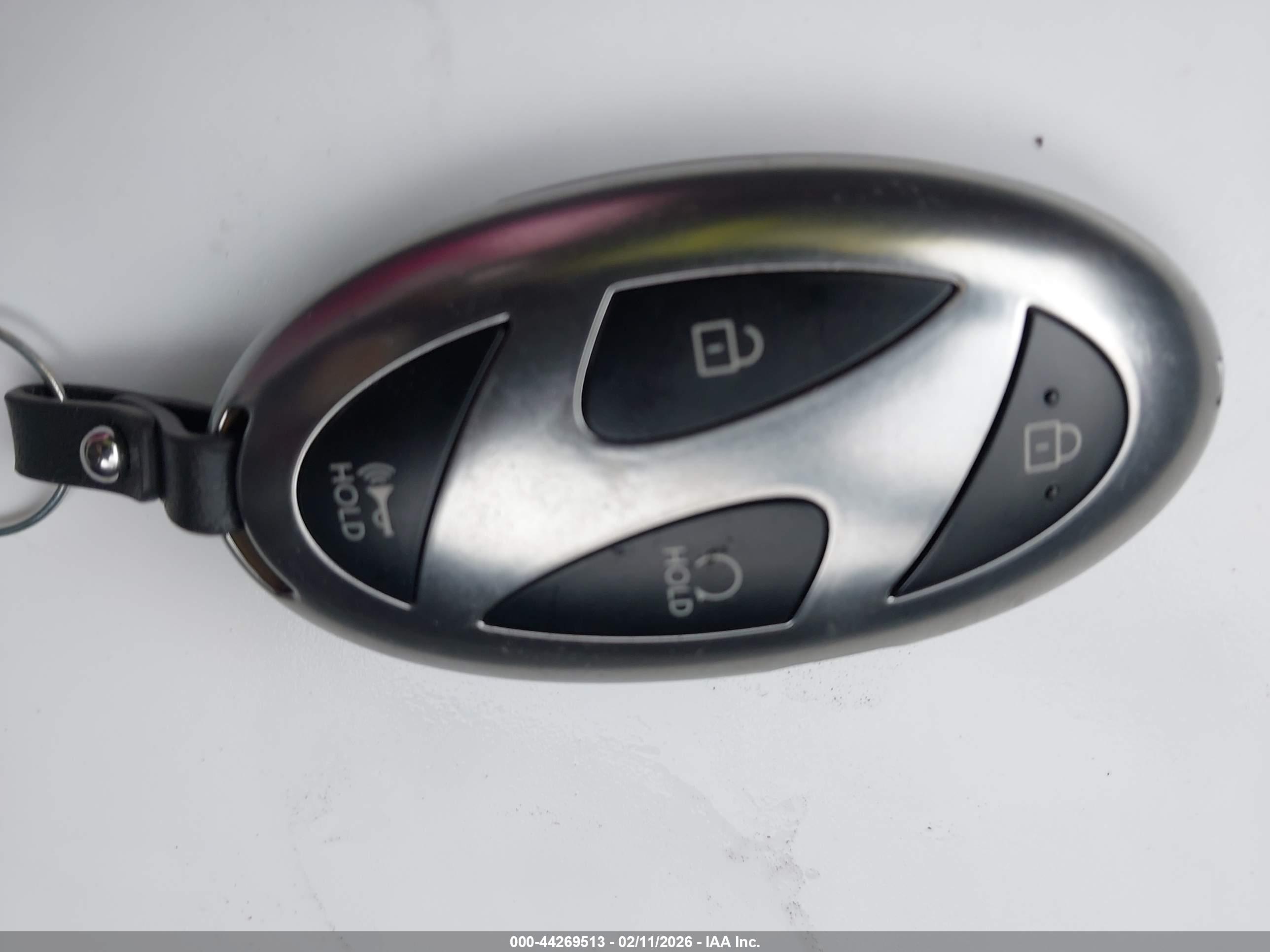 HYUNDAI SANTA image 11