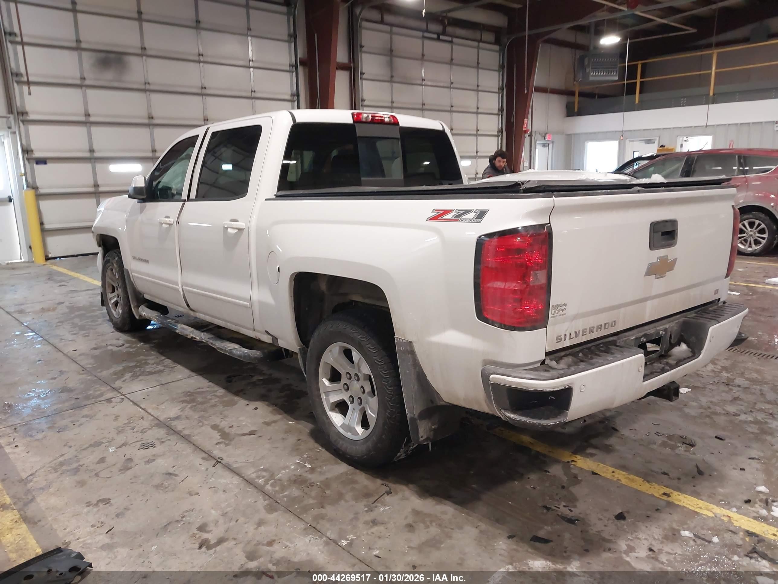 CHEVROLET SILVERADO image 3