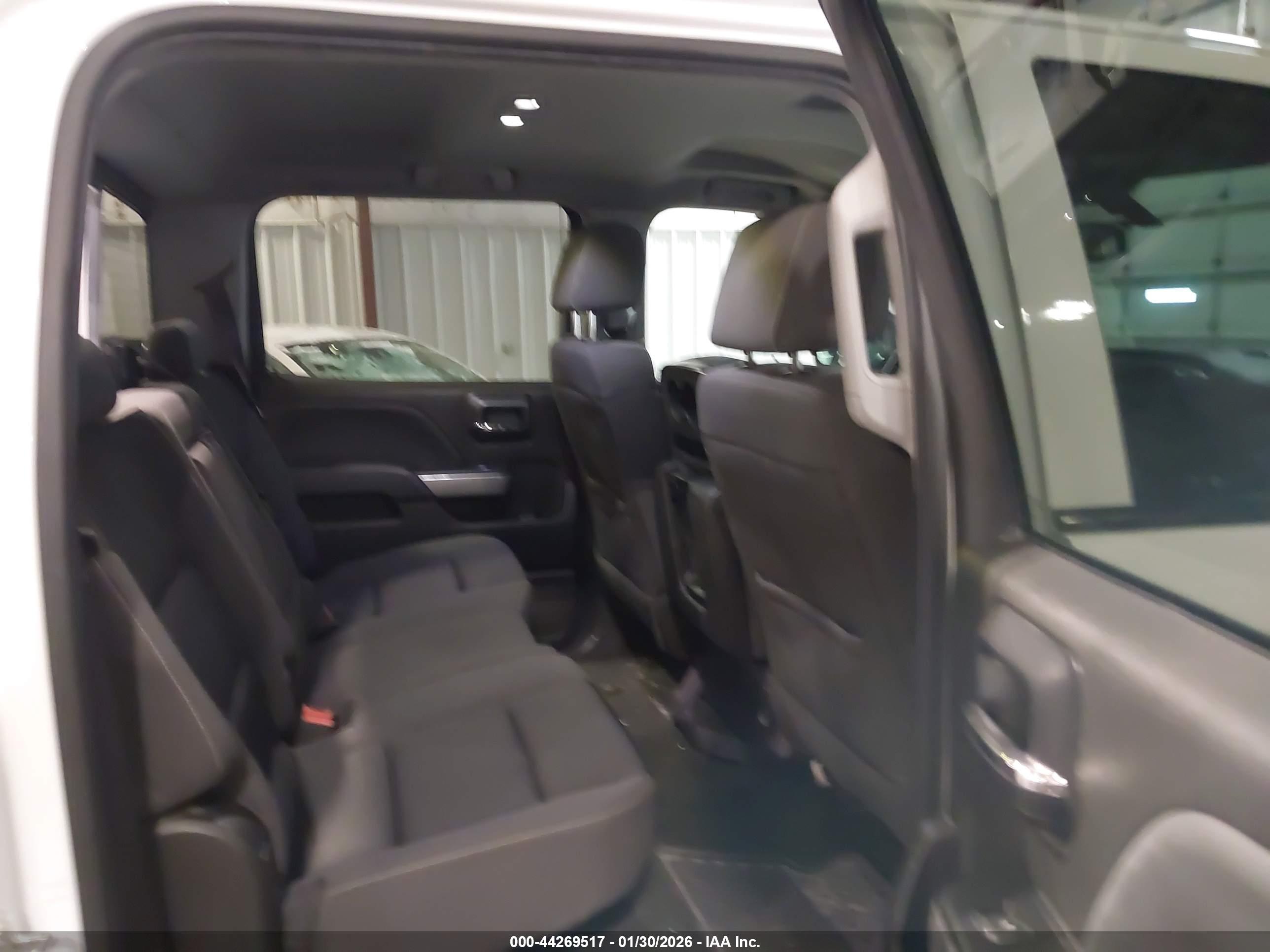 CHEVROLET SILVERADO image 8