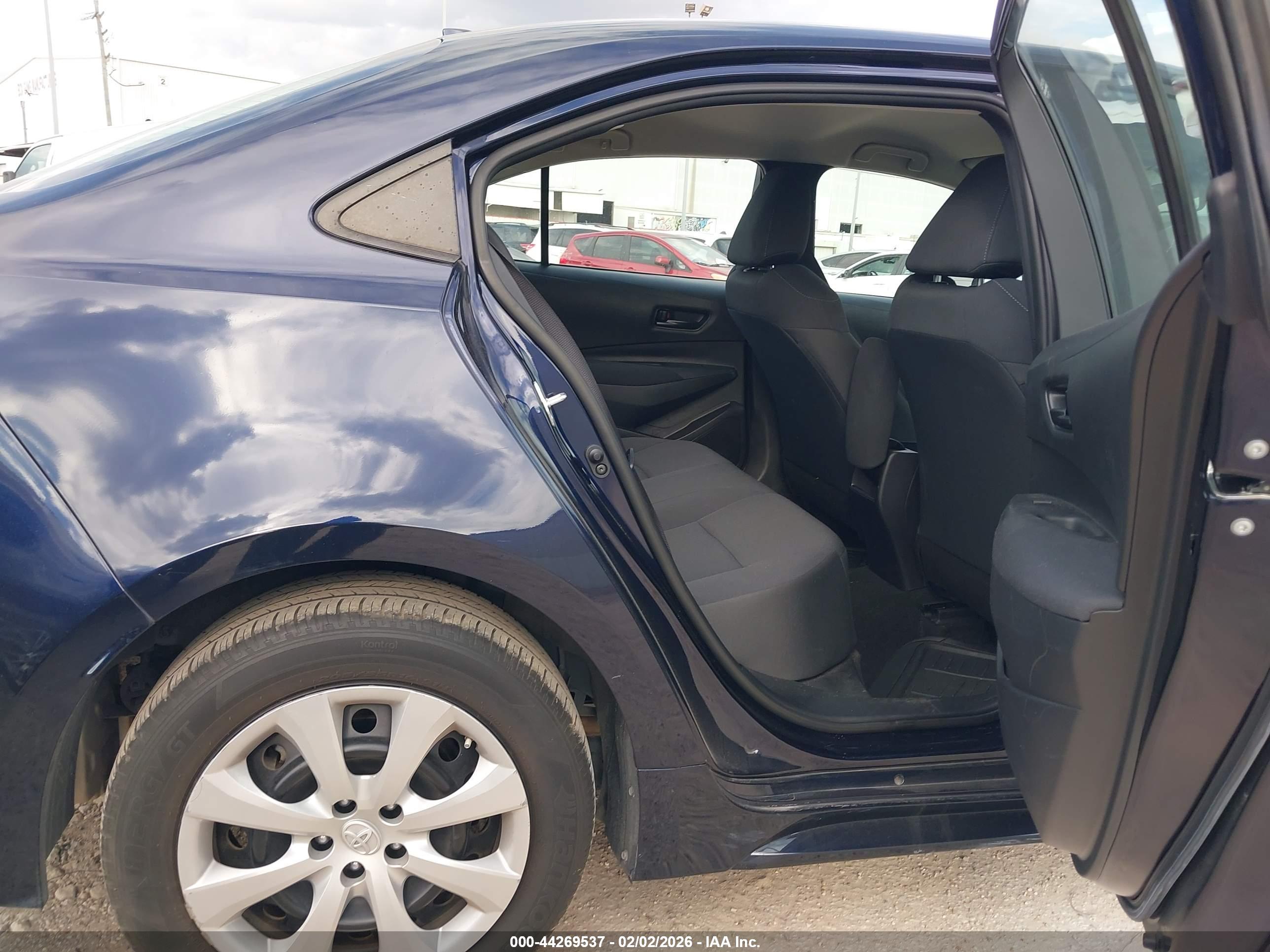 TOYOTA COROLLA image 8
