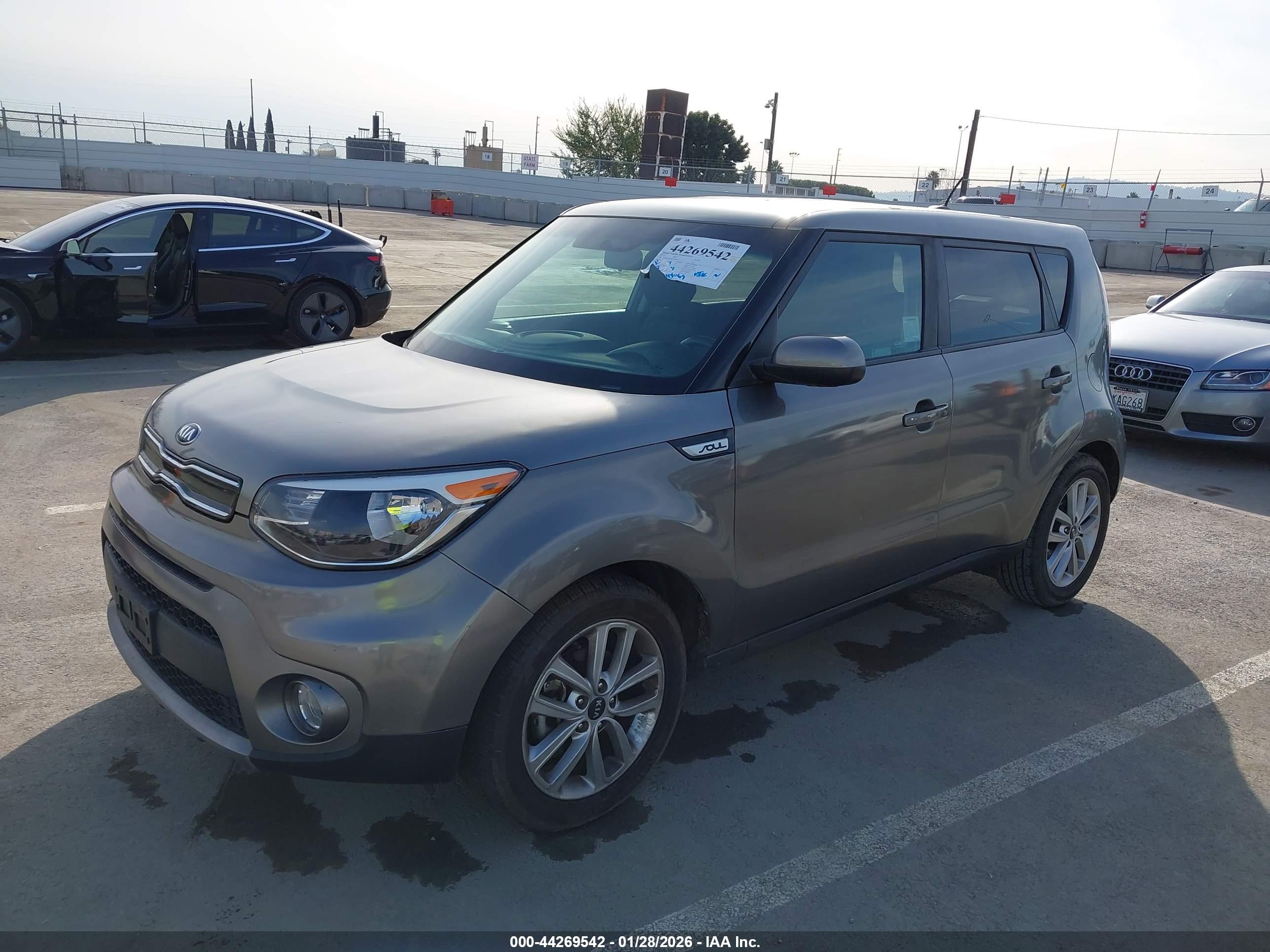 KIA SOUL image 2