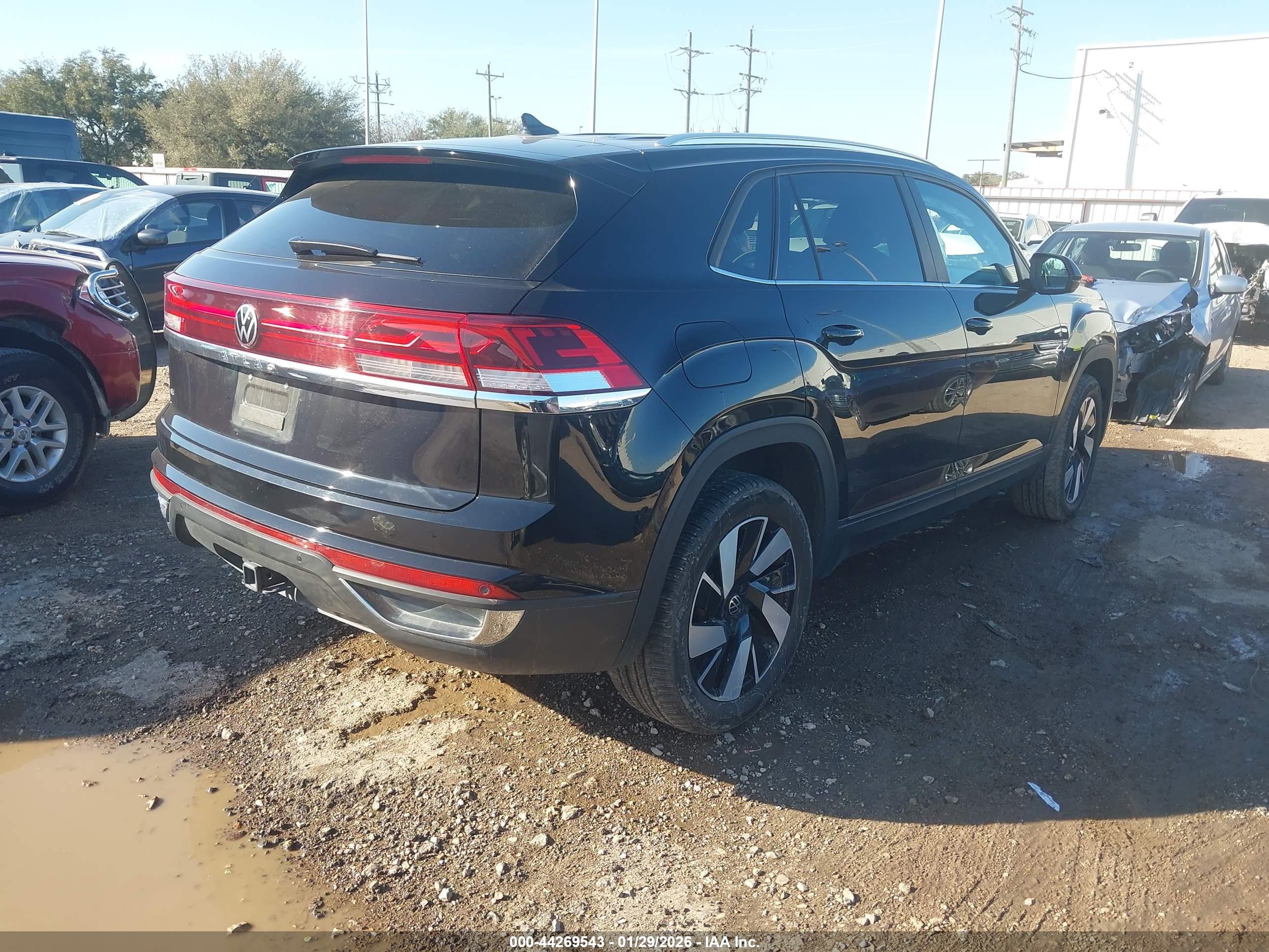 VOLKSWAGEN ATLAS image 4