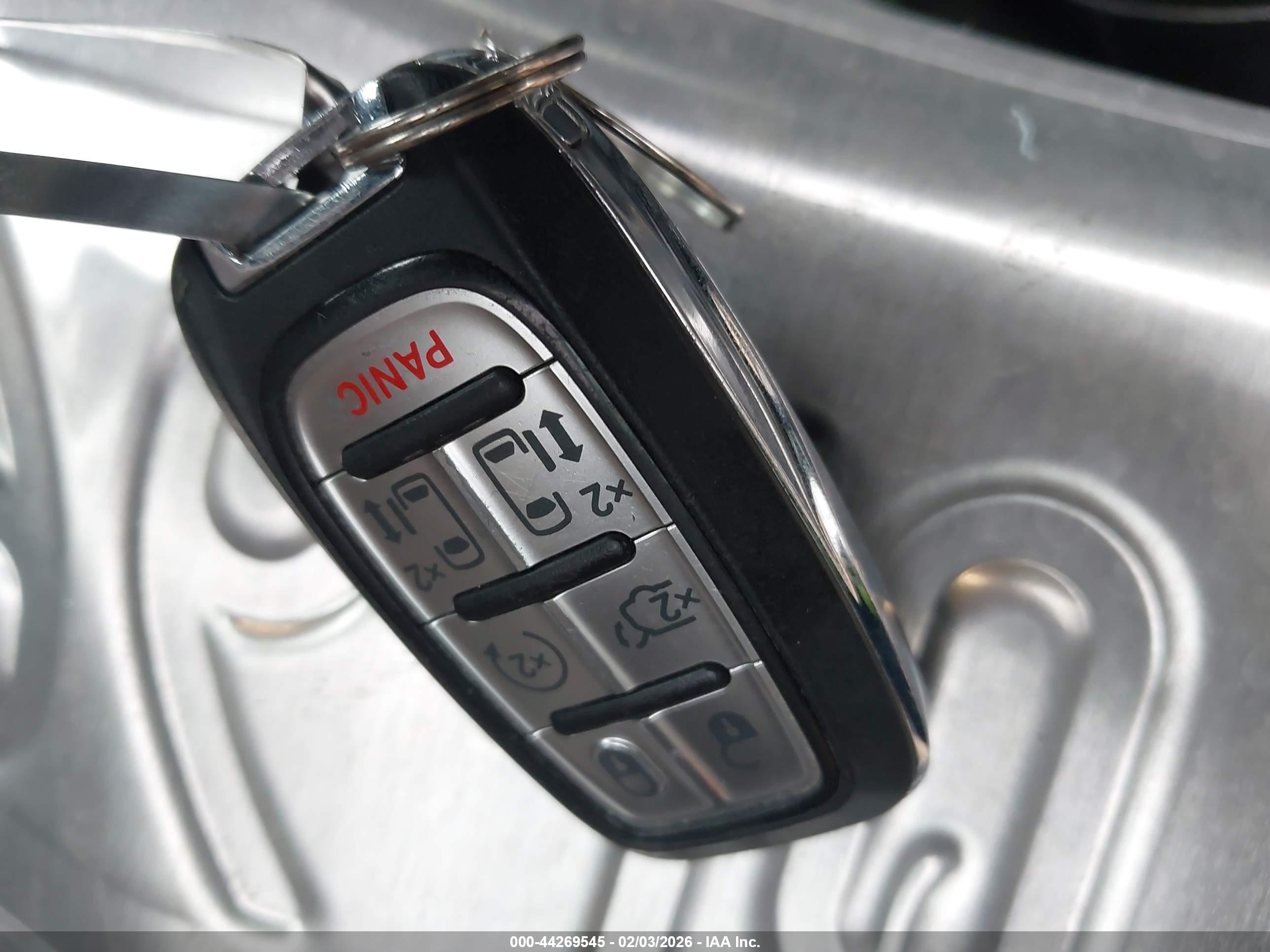 CHRYSLER PACIFICA image 11