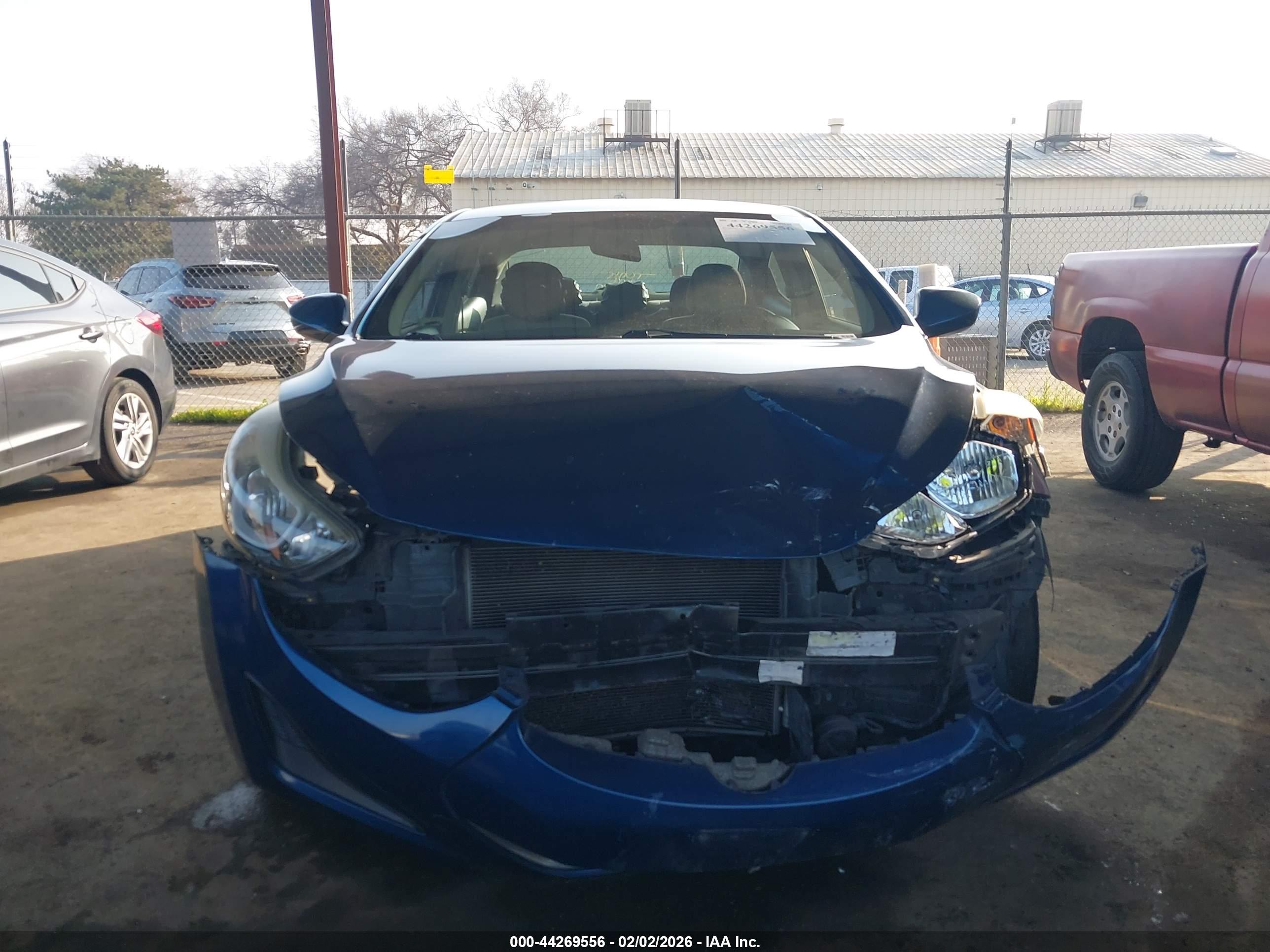 HYUNDAI ELANTRA image 6