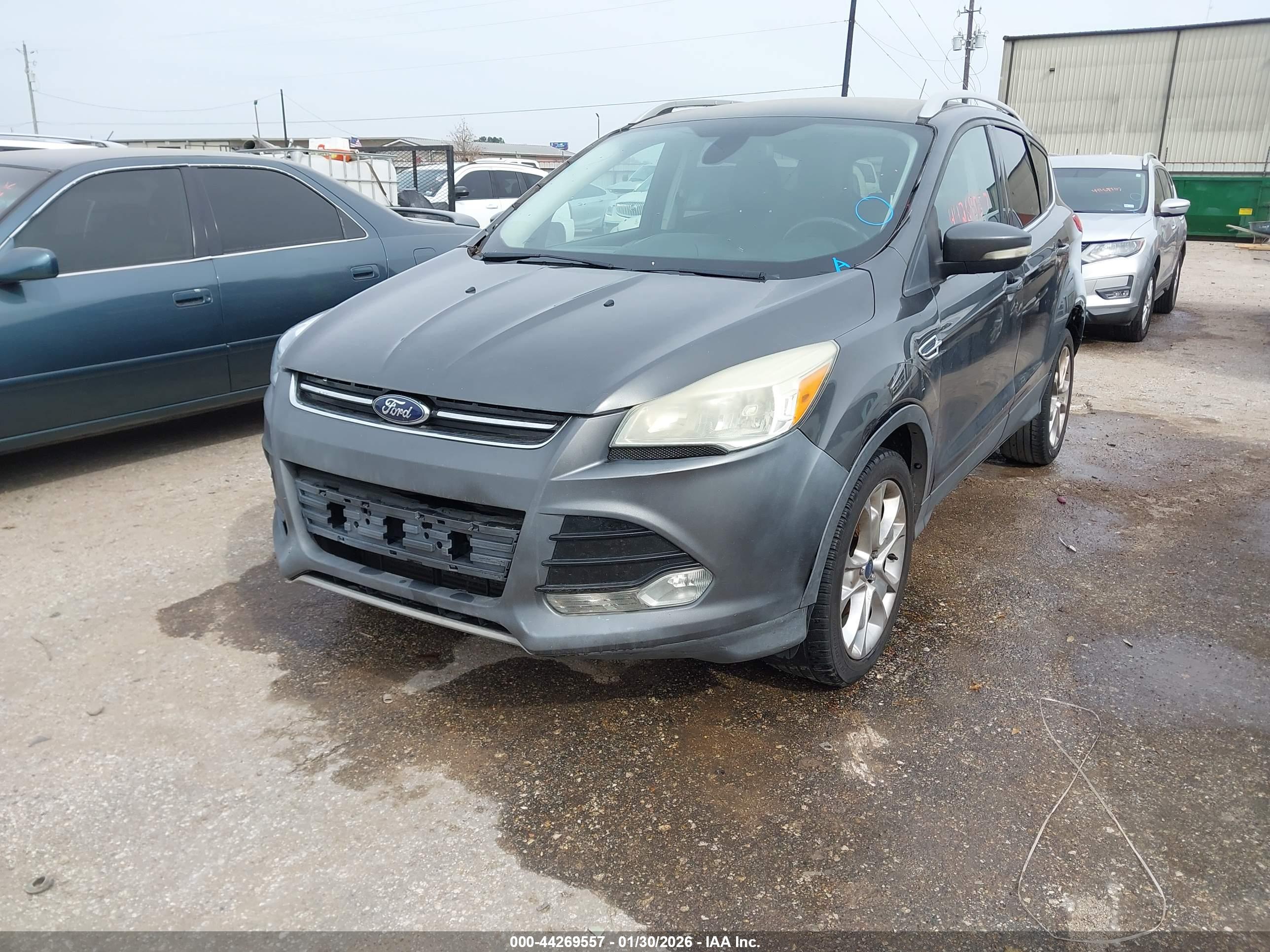 FORD ESCAPE image 2